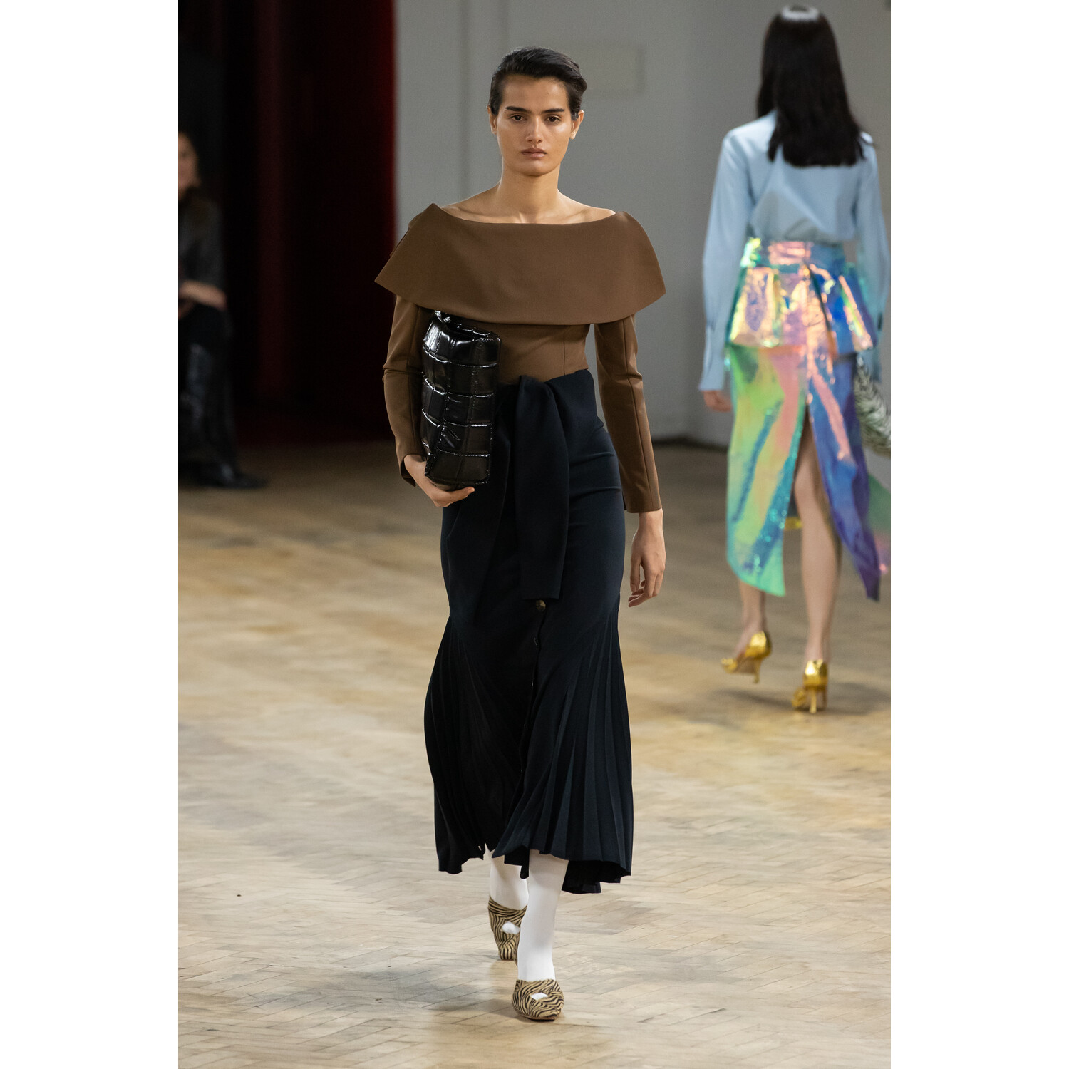 Фото A.W.A.K.E. MODE Fall 2020 Ready-to-Wear / A.W.A.K.E. MODE осень 2020 / Неделя моды в Лондоне