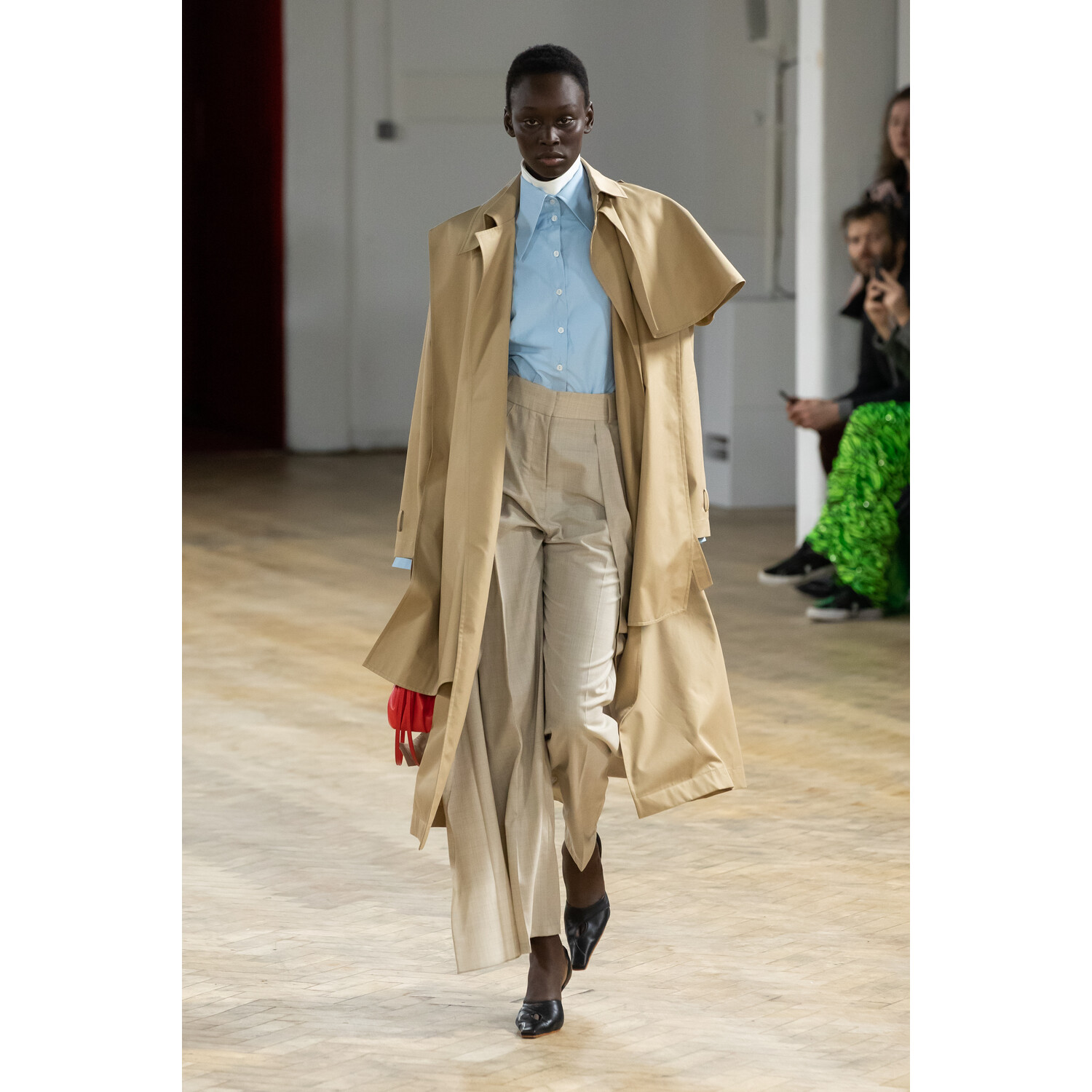 Фото A.W.A.K.E. MODE Fall 2020 Ready-to-Wear / A.W.A.K.E. MODE осень 2020 / Неделя моды в Лондоне