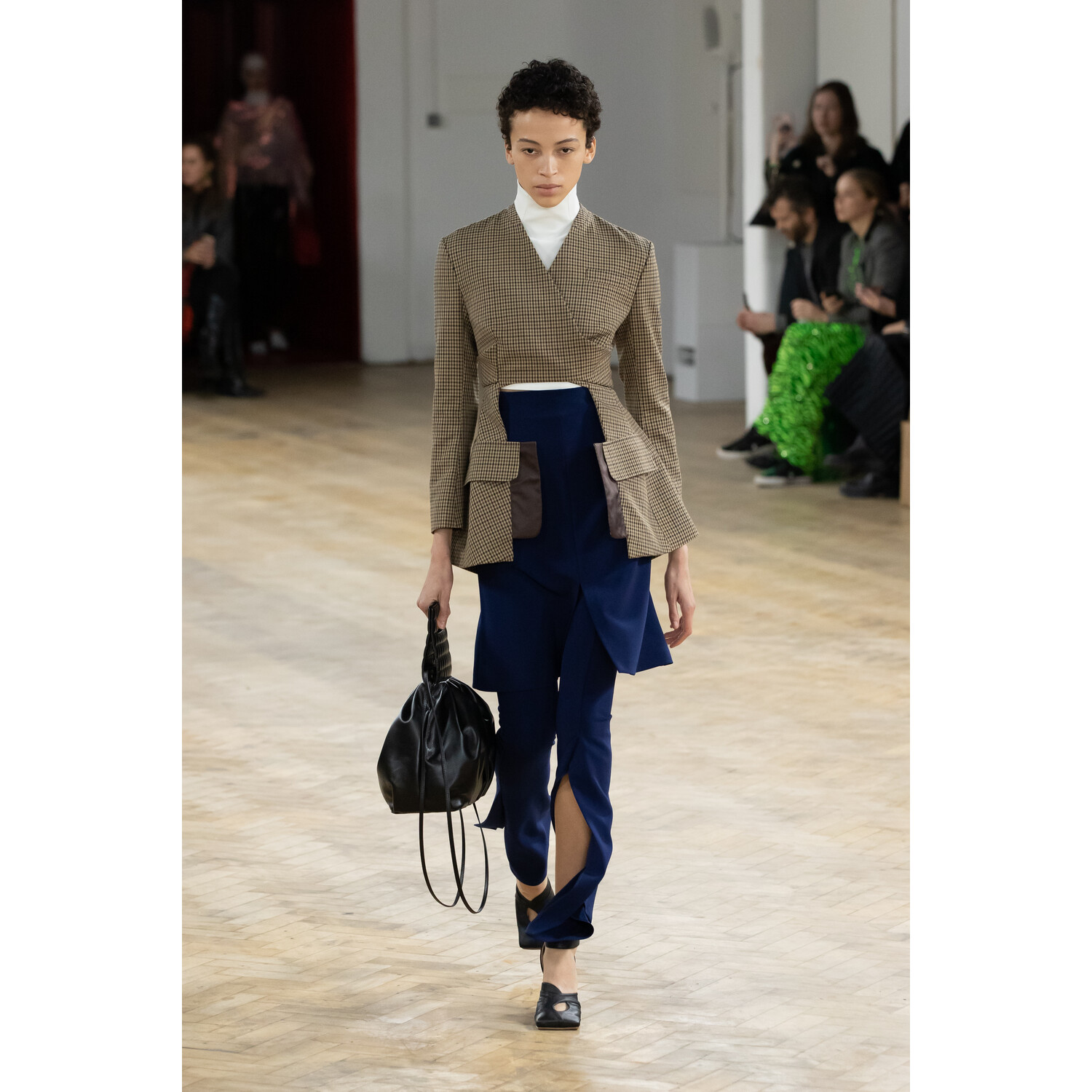 Фото A.W.A.K.E. MODE Fall 2020 Ready-to-Wear / A.W.A.K.E. MODE осень 2020 / Неделя моды в Лондоне