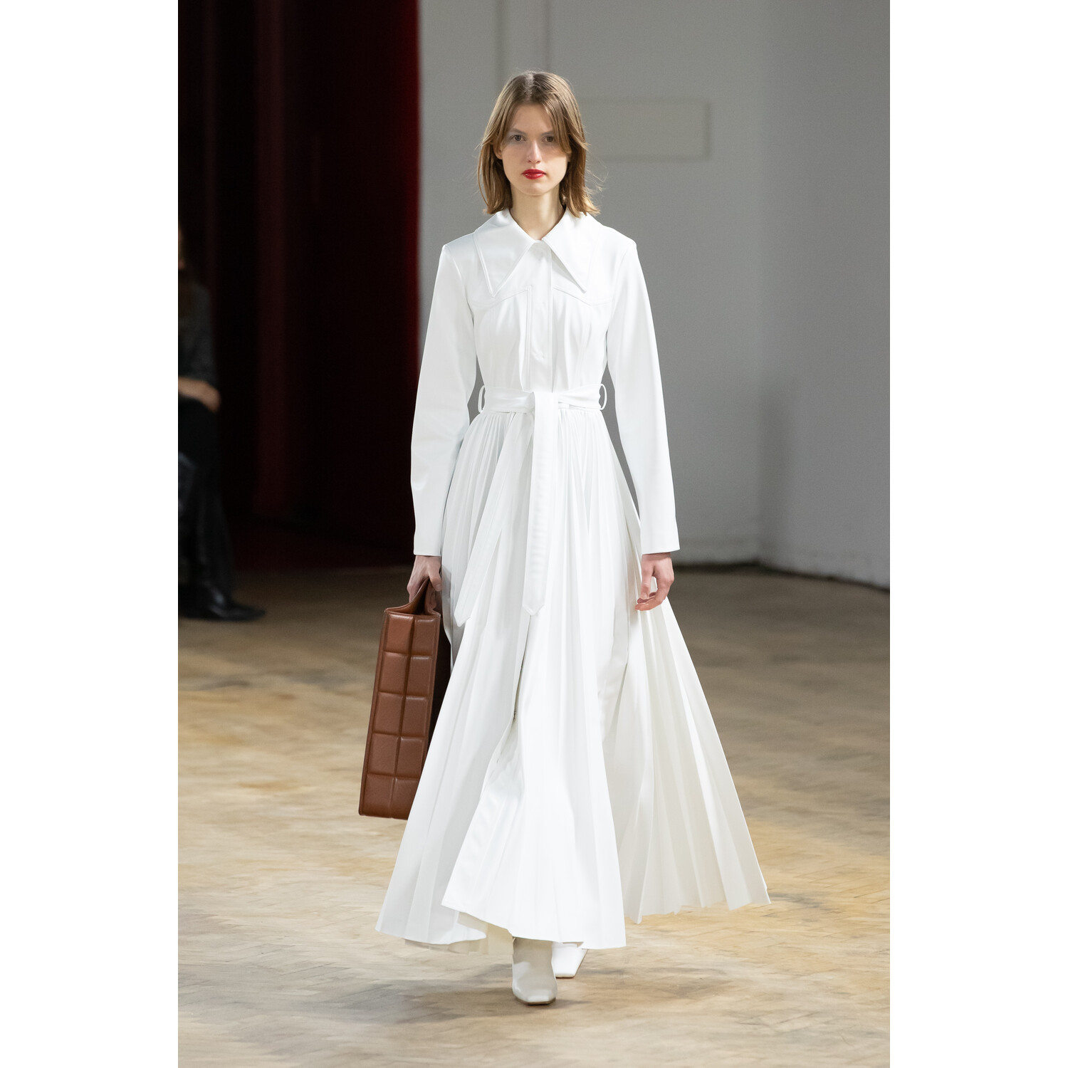 Фото A.W.A.K.E. MODE Fall 2020 Ready-to-Wear / A.W.A.K.E. MODE осень 2020 / Неделя моды в Лондоне