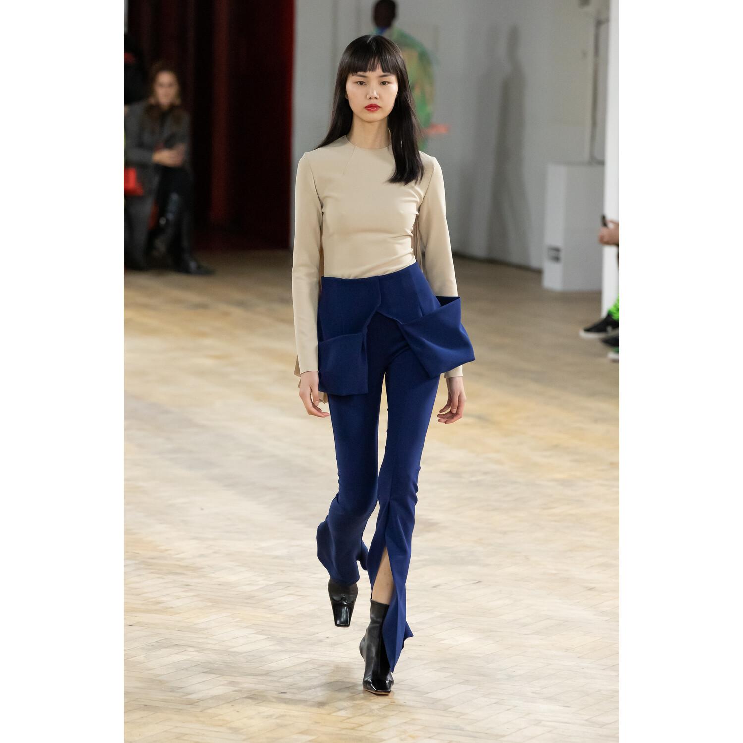 Фото A.W.A.K.E. MODE Fall 2020 Ready-to-Wear / A.W.A.K.E. MODE осень 2020 / Неделя моды в Лондоне