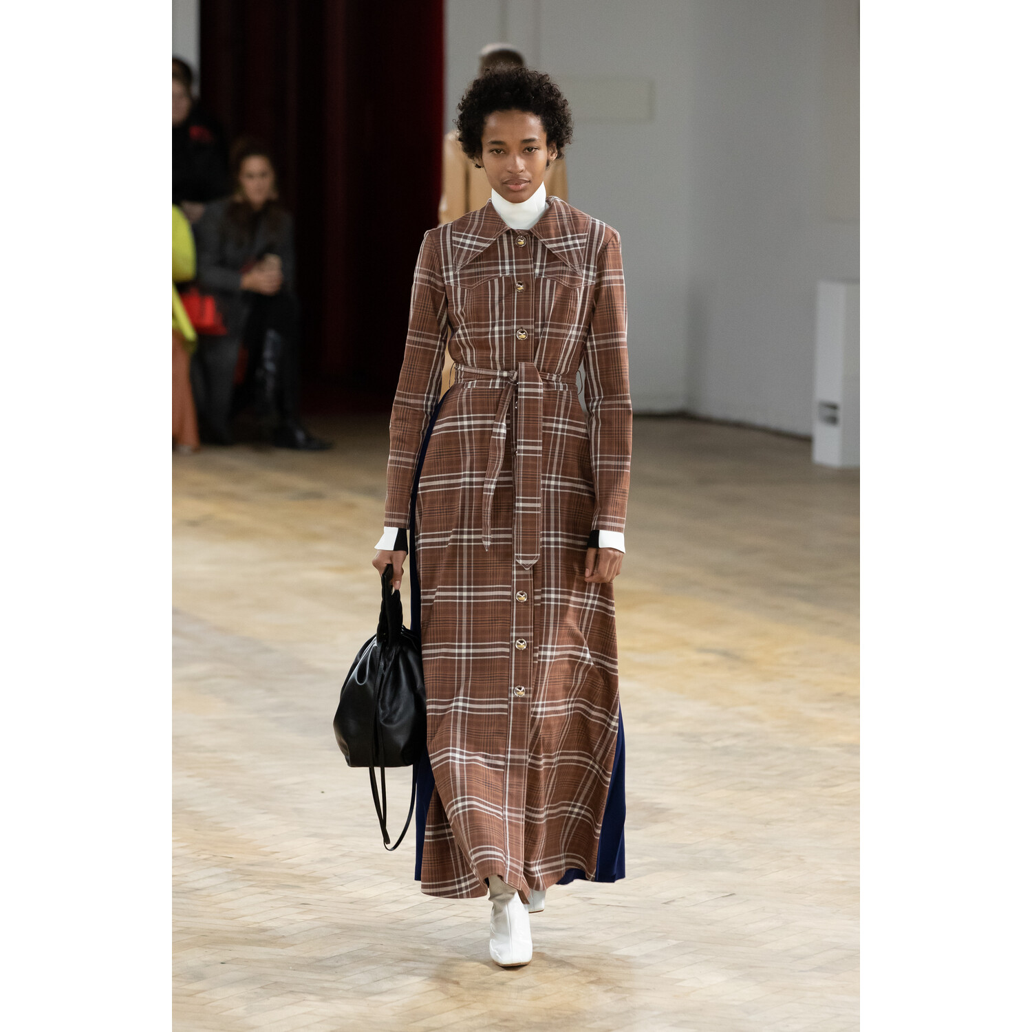 Фото A.W.A.K.E. MODE Fall 2020 Ready-to-Wear / A.W.A.K.E. MODE осень 2020 / Неделя моды в Лондоне