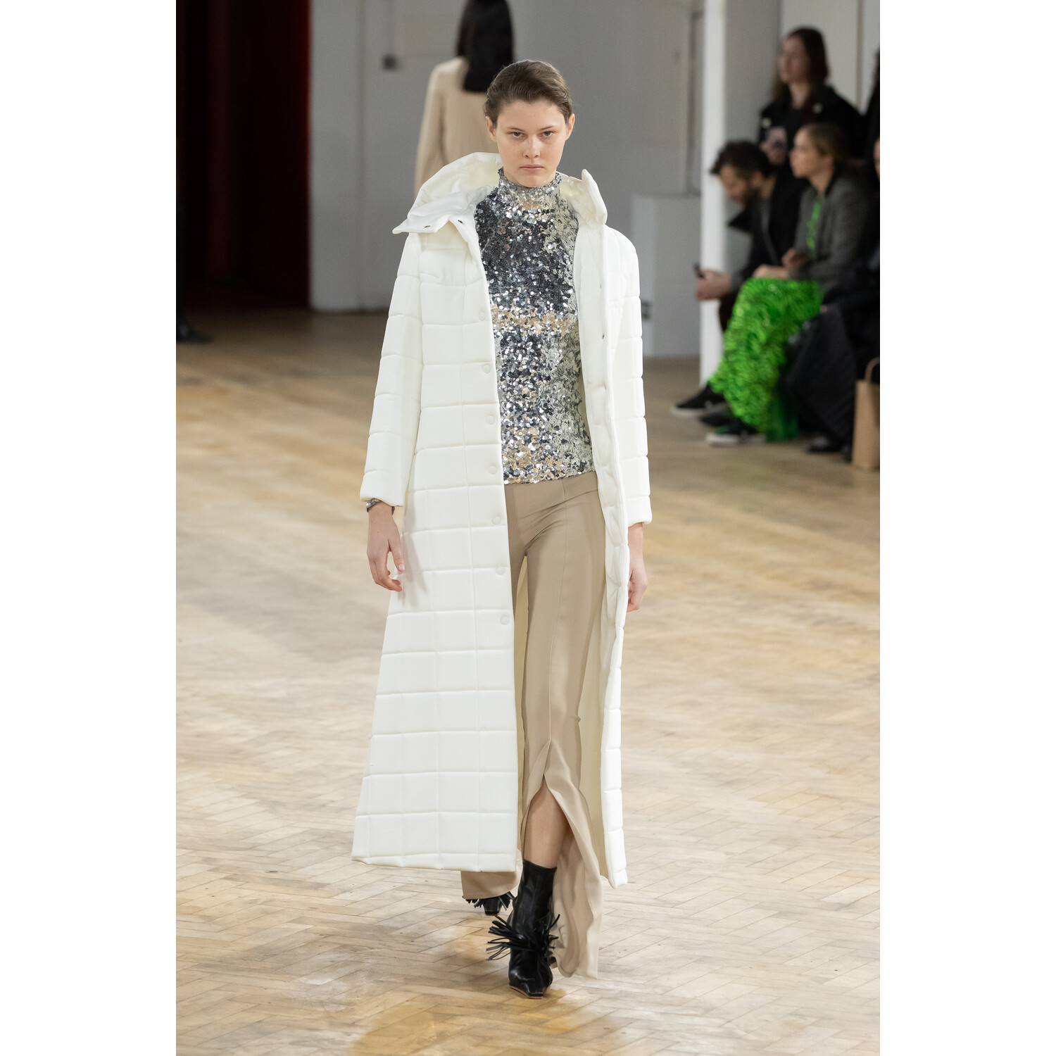 Фото A.W.A.K.E. MODE Fall 2020 Ready-to-Wear / A.W.A.K.E. MODE осень 2020 / Неделя моды в Лондоне