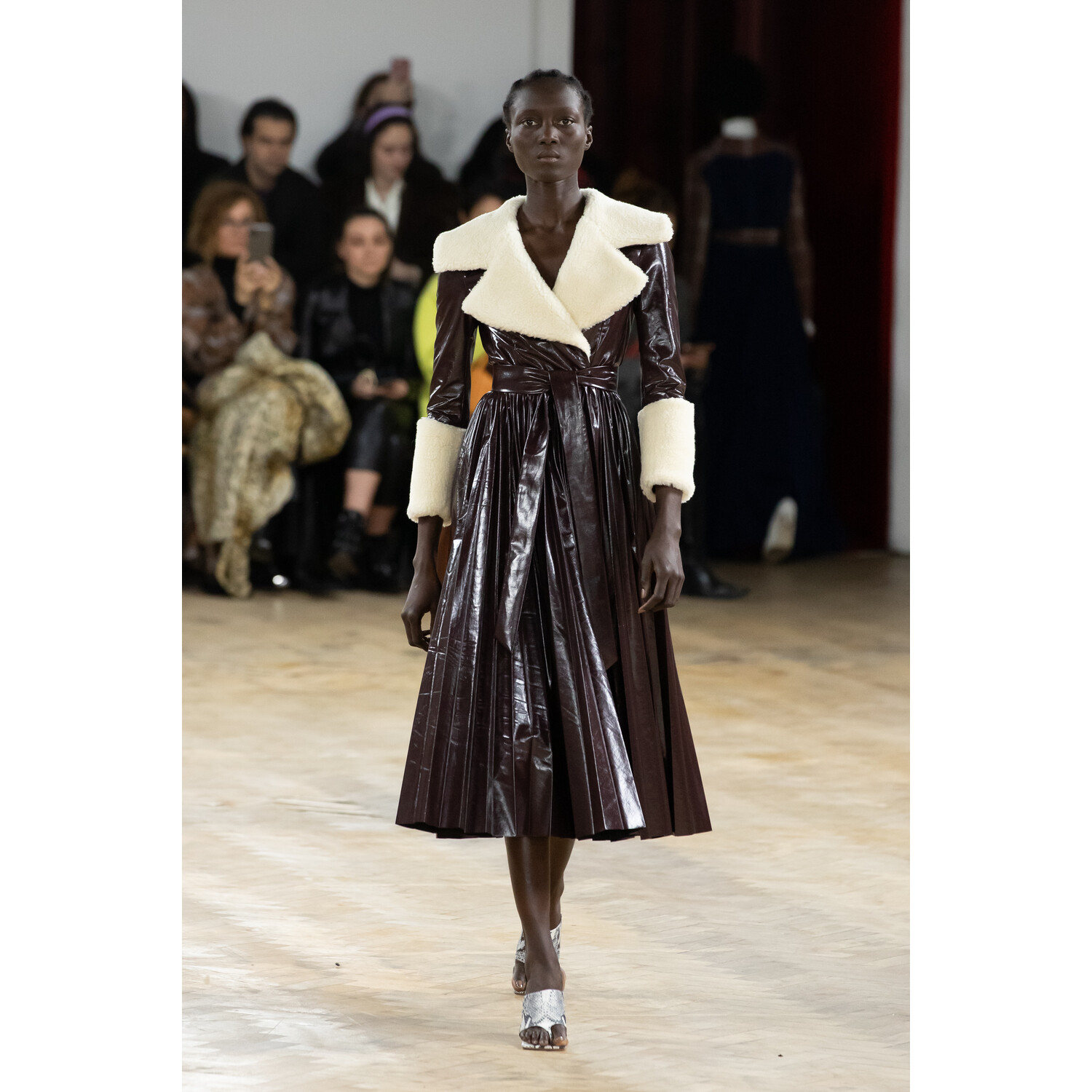 Фото A.W.A.K.E. MODE Fall 2020 Ready-to-Wear / A.W.A.K.E. MODE осень 2020 / Неделя моды в Лондоне