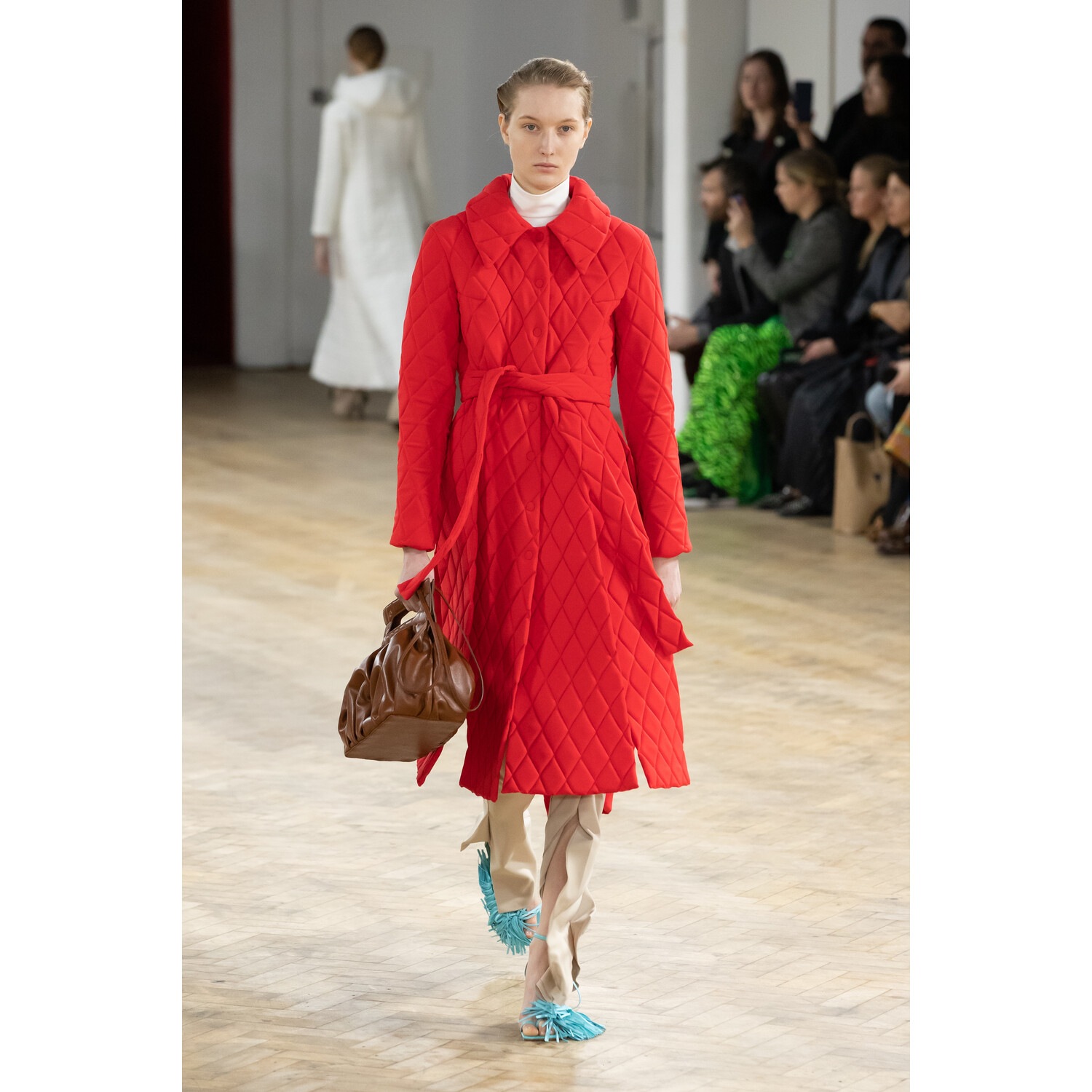 Фото A.W.A.K.E. MODE Fall 2020 Ready-to-Wear / A.W.A.K.E. MODE осень 2020 / Неделя моды в Лондоне