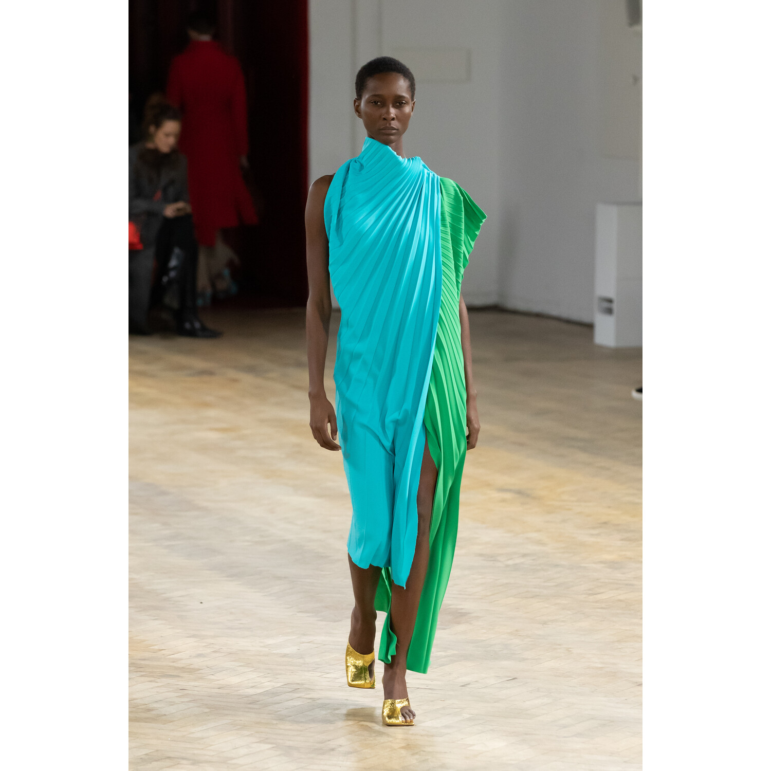 Фото A.W.A.K.E. MODE Fall 2020 Ready-to-Wear / A.W.A.K.E. MODE осень 2020 / Неделя моды в Лондоне