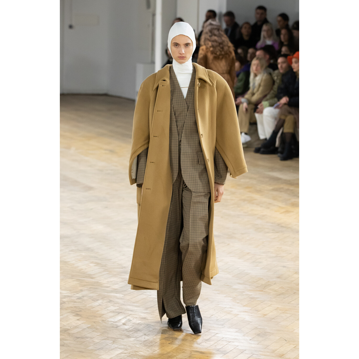Фото A.W.A.K.E. MODE Fall 2020 Ready-to-Wear / A.W.A.K.E. MODE осень 2020 / Неделя моды в Лондоне