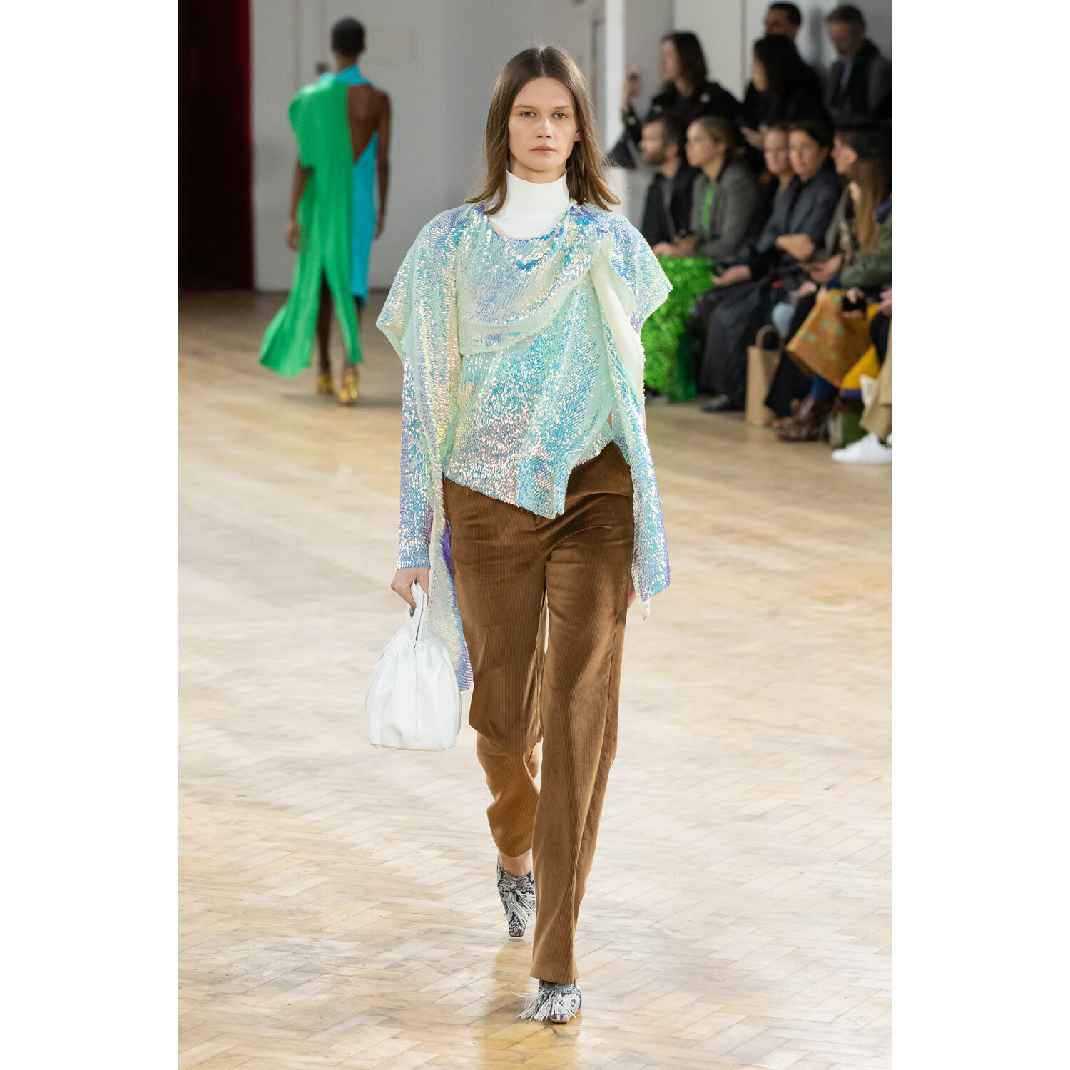 Фото A.W.A.K.E. MODE Fall 2020 Ready-to-Wear / A.W.A.K.E. MODE осень 2020 / Неделя моды в Лондоне