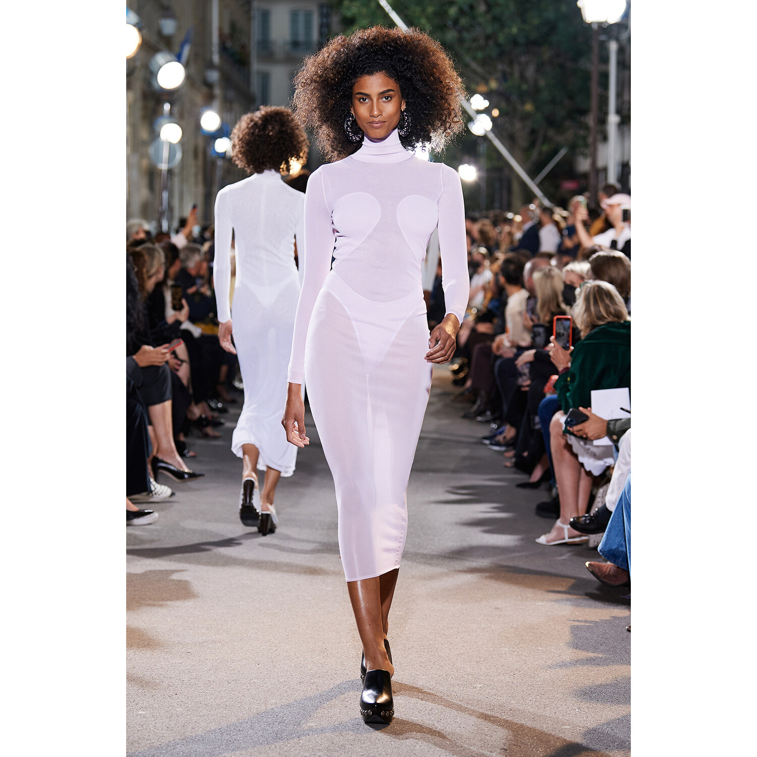 Фото Alaia весна-лето 2022 / Alaia Spring 2022