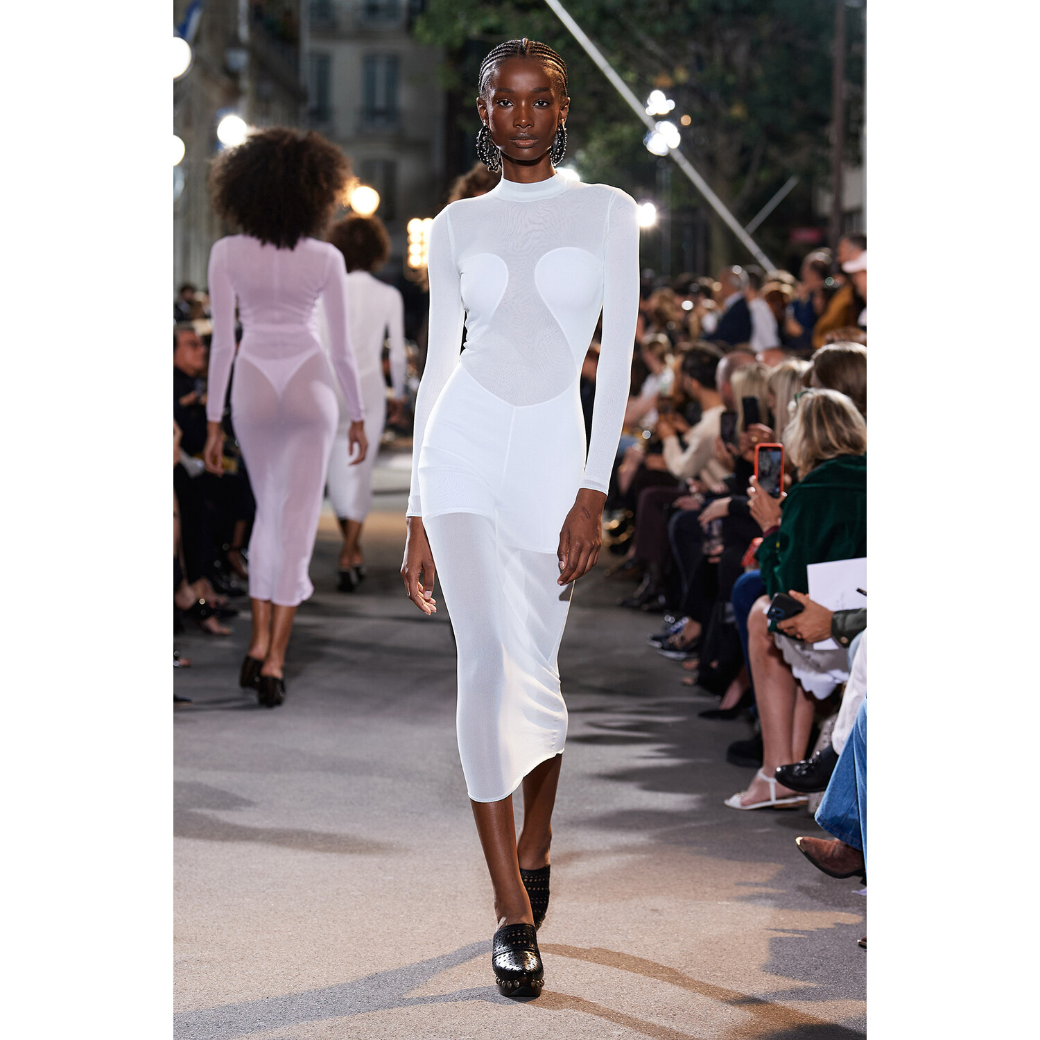Фото Alaia весна-лето 2022 / Alaia Spring 2022
