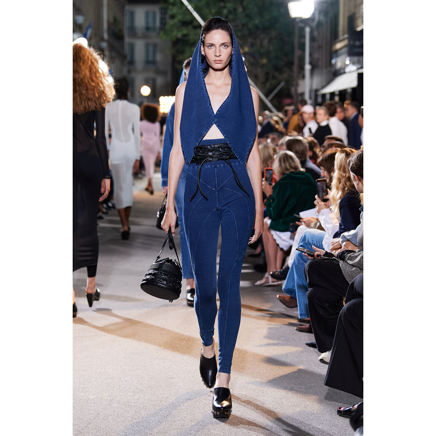 Фото Alaia весна-лето 2022 / Alaia Spring 2022