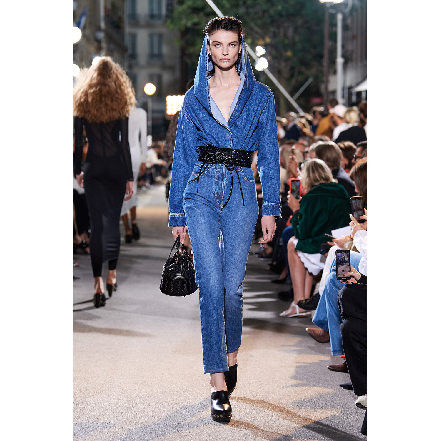 Фото Alaia весна-лето 2022 / Alaia Spring 2022