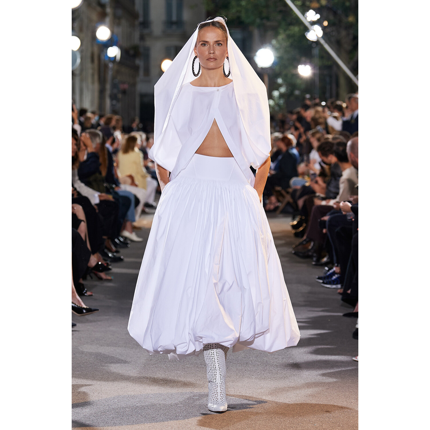 Фото Alaia весна-лето 2022 / Alaia Spring 2022