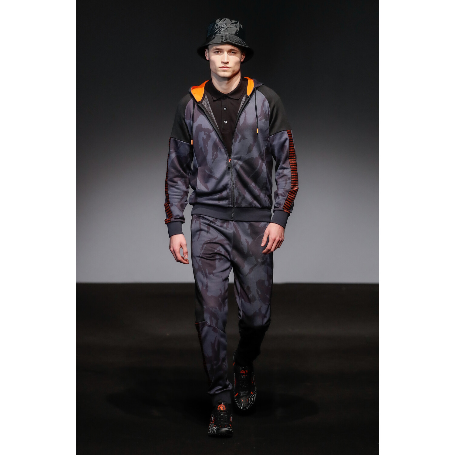 Фото Bikkembergs Fall 2020 Menswear Collection / Bikkembergs оень - зима 2020