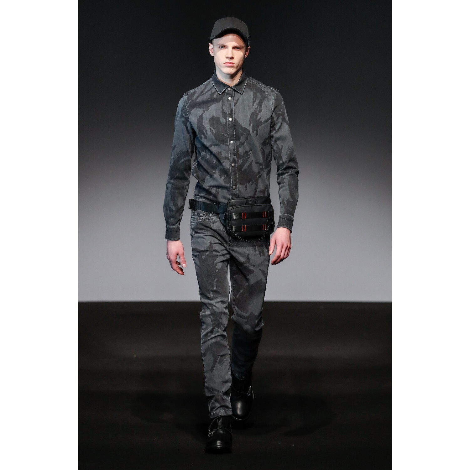 Фото Bikkembergs Fall 2020 Menswear Collection / Bikkembergs оень - зима 2020