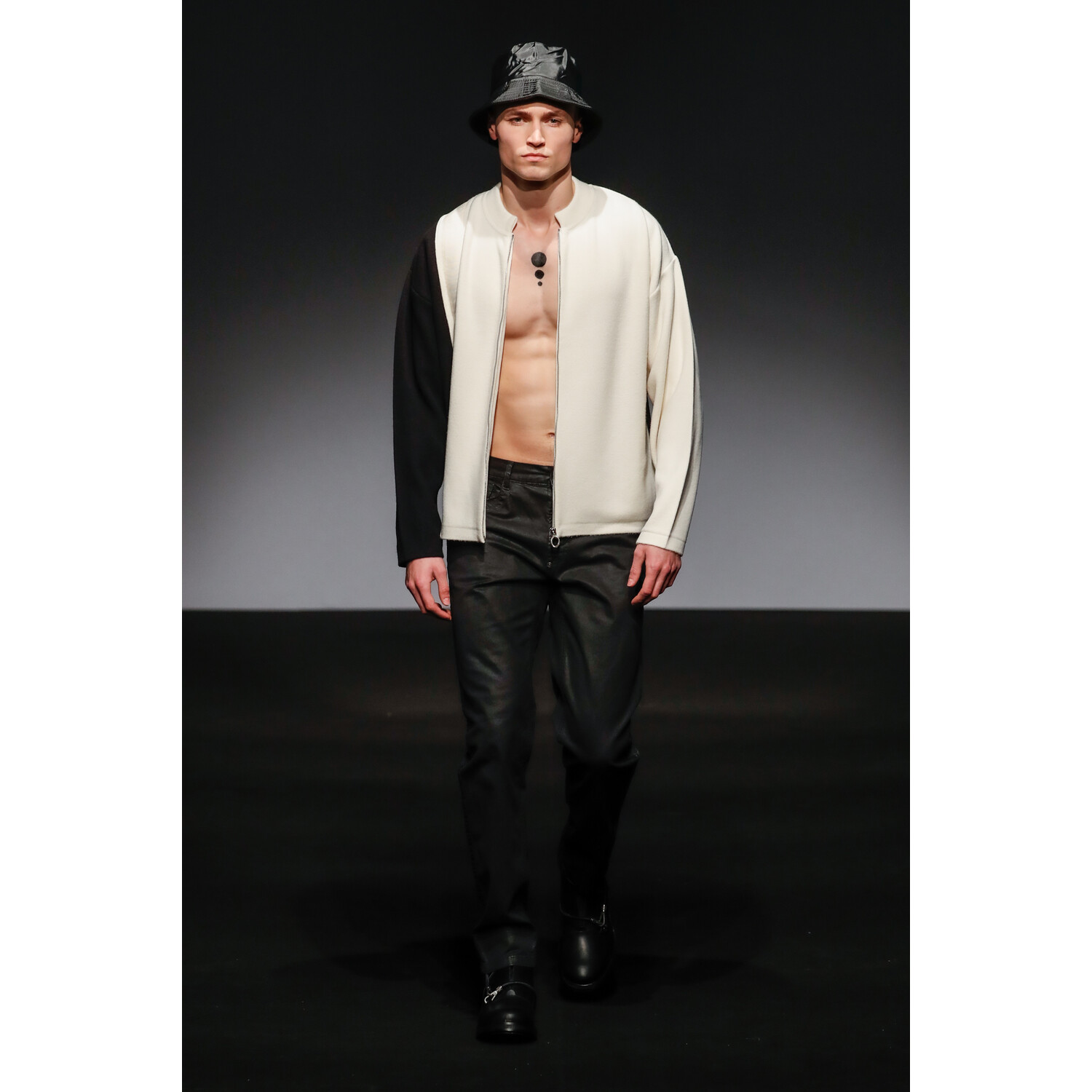 Фото Bikkembergs Fall 2020 Menswear Collection / Bikkembergs оень - зима 2020