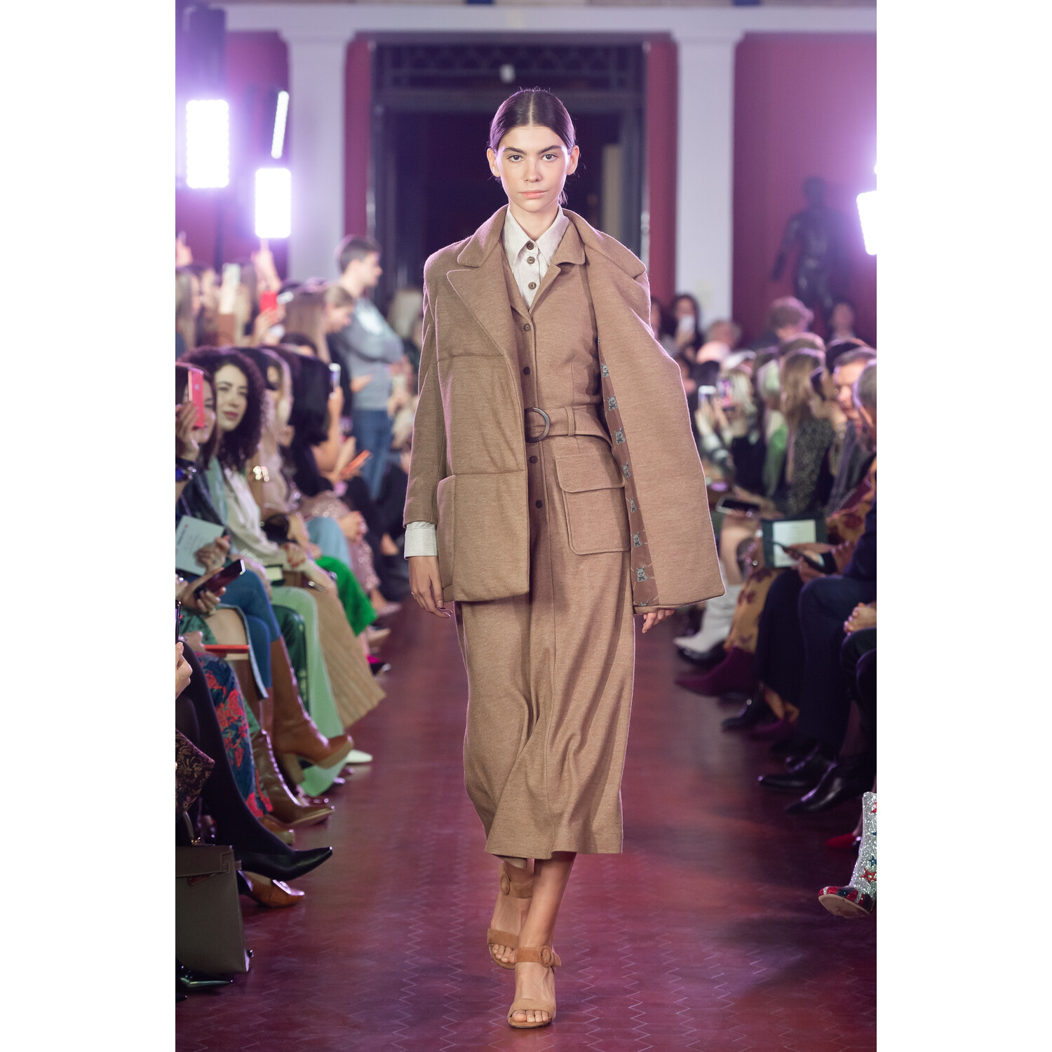 Фото Alena Akhmadullina Spring 2020 / Alena Akhmadullina весна-лето 2020 / Неделя моды: Москва