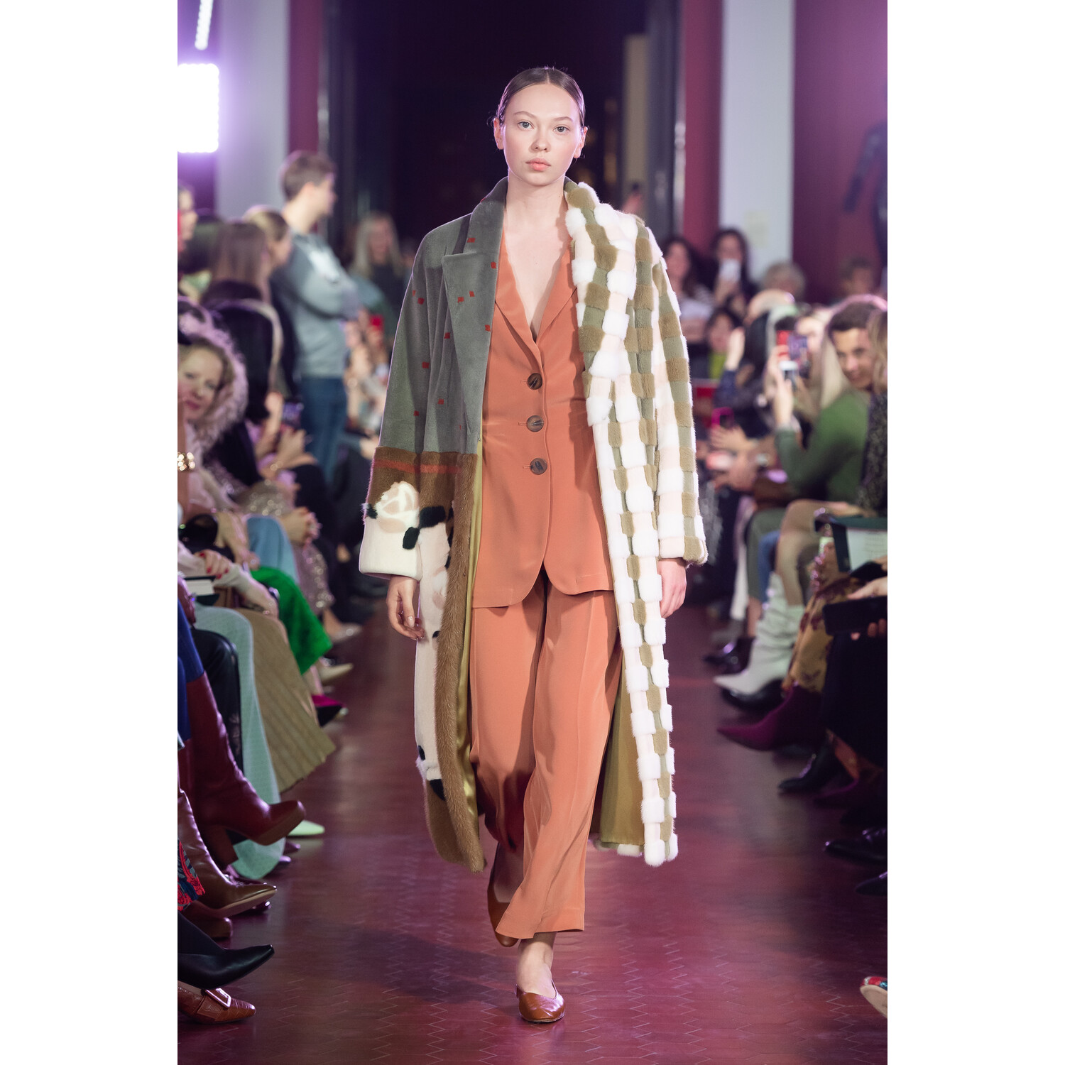 Фото Alena Akhmadullina Spring 2020 / Alena Akhmadullina весна-лето 2020 / Неделя моды: Москва