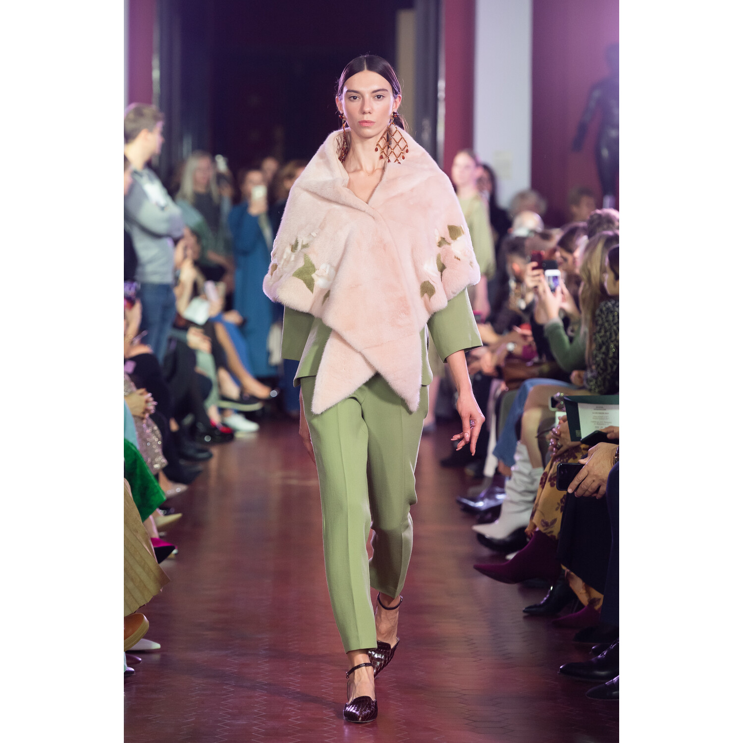 Фото Alena Akhmadullina Spring 2020 / Alena Akhmadullina весна-лето 2020 / Неделя моды: Москва