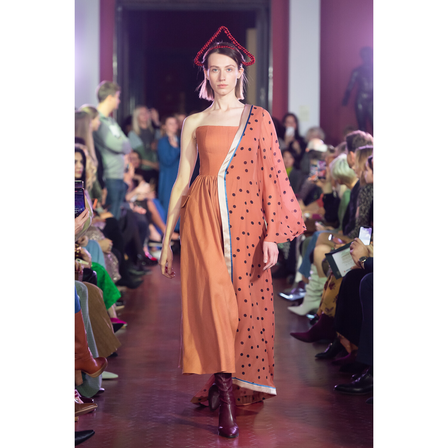 Фото Alena Akhmadullina Spring 2020 / Alena Akhmadullina весна-лето 2020 / Неделя моды: Москва