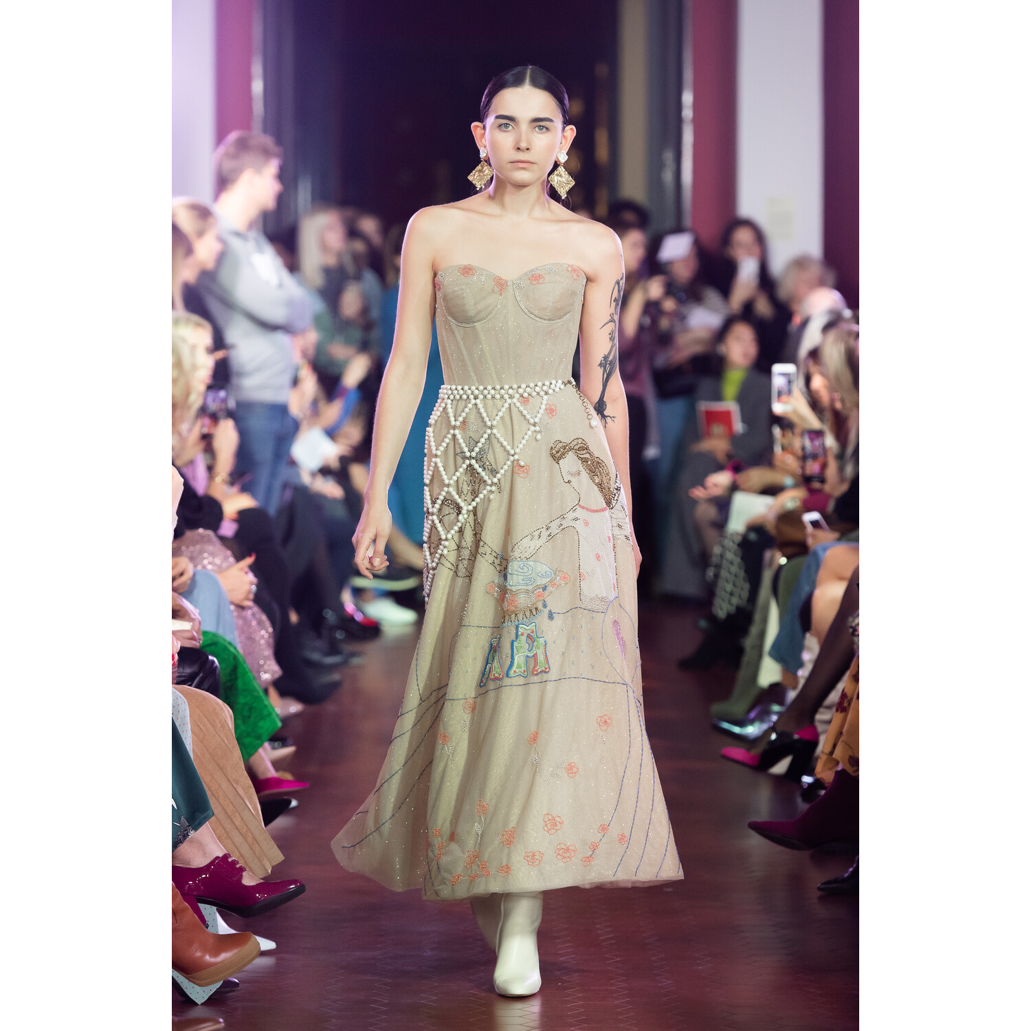 Фото Alena Akhmadullina Spring 2020 / Alena Akhmadullina весна-лето 2020 / Неделя моды: Москва