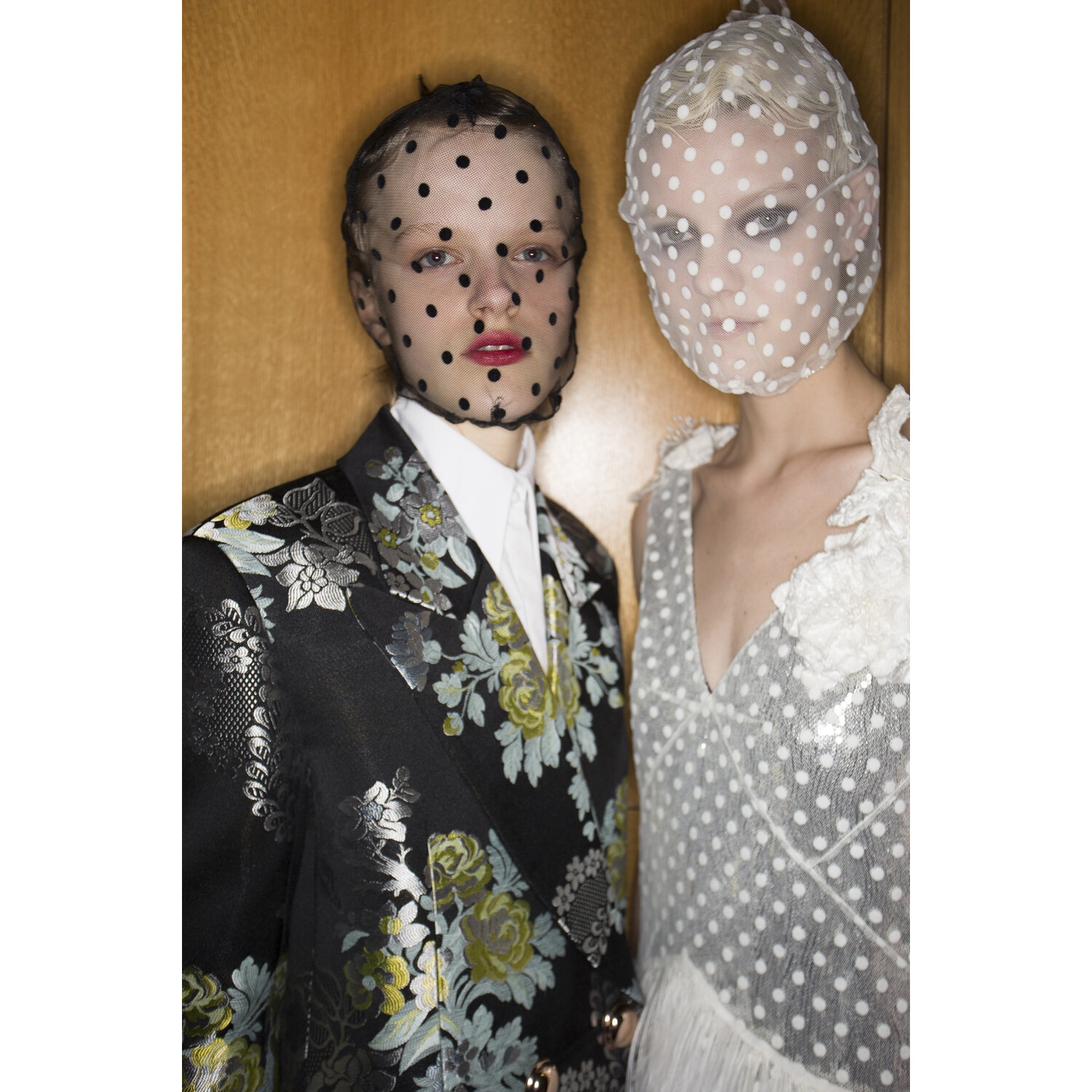 Фото Backstage collections Erdem Fall 2018 Ready-to-Wear , Backstage коллекции Эрдем осень зима 2018 , Fashion show , неделя моды в Лондане , LFW , Mainstyles