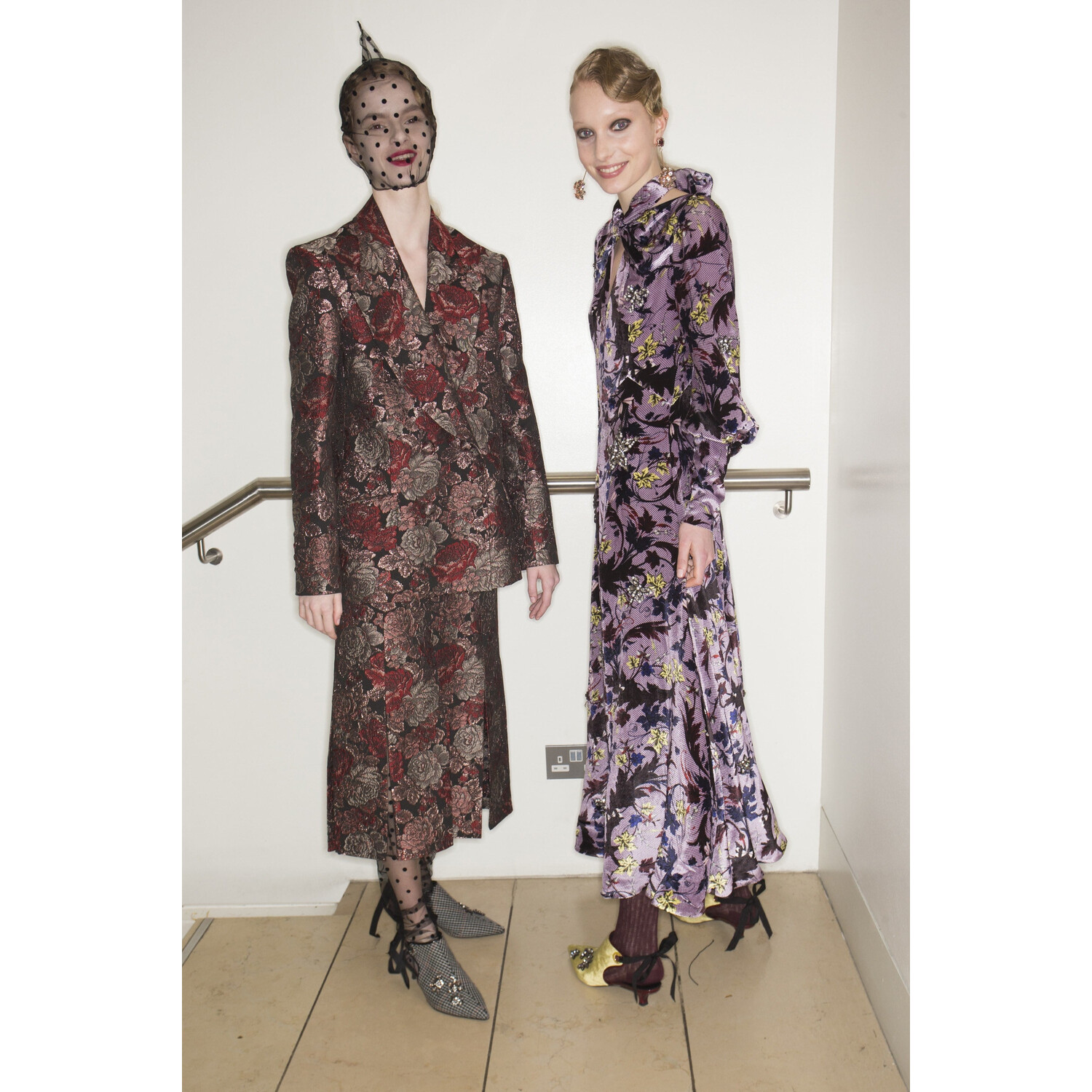 Фото Backstage collections Erdem Fall 2018 Ready-to-Wear , Backstage коллекции Эрдем осень зима 2018 , Fashion show , неделя моды в Лондане , LFW , Mainstyles