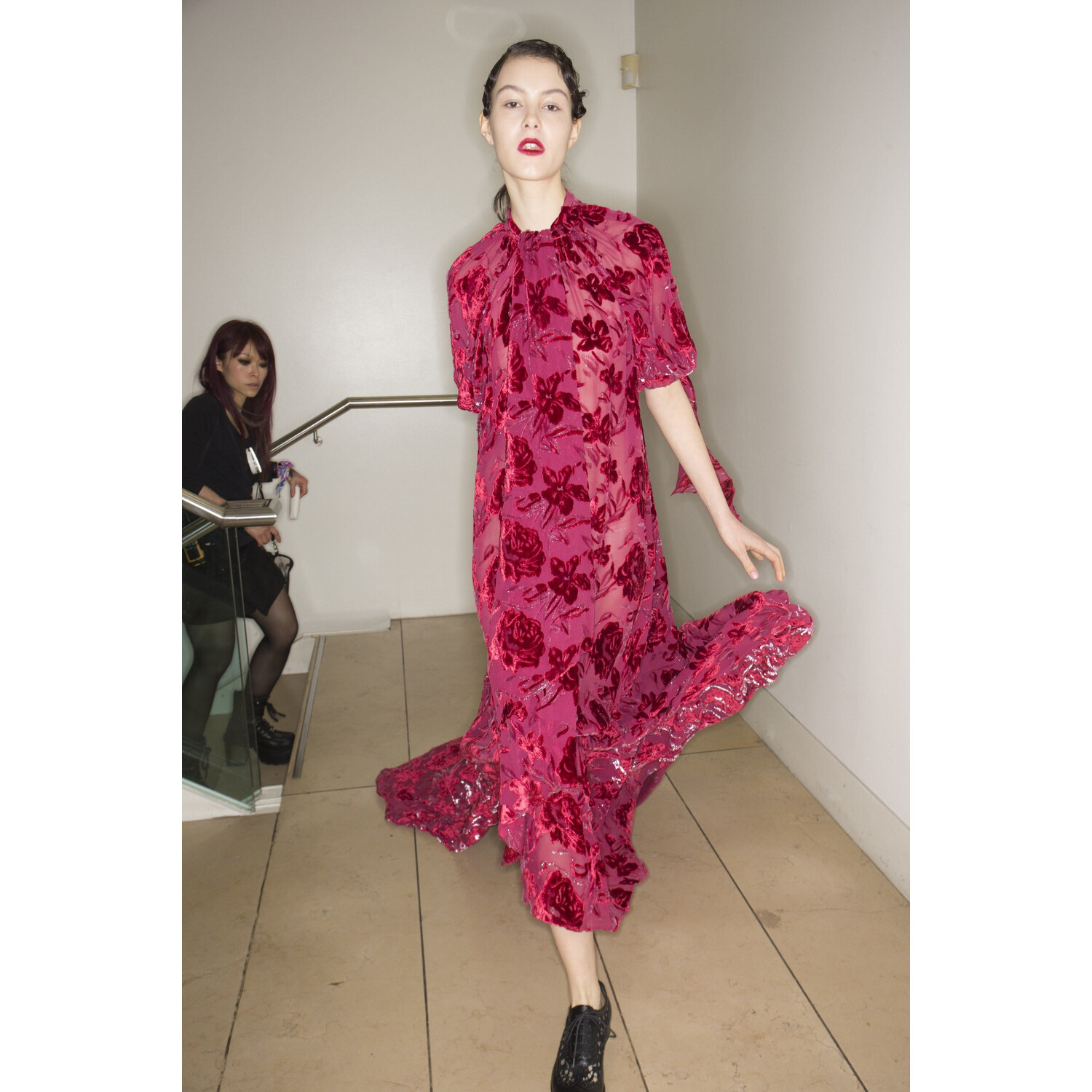 Фото Backstage collections Erdem Fall 2018 Ready-to-Wear , Backstage коллекции Эрдем осень зима 2018 , Fashion show , неделя моды в Лондане , LFW , Mainstyles