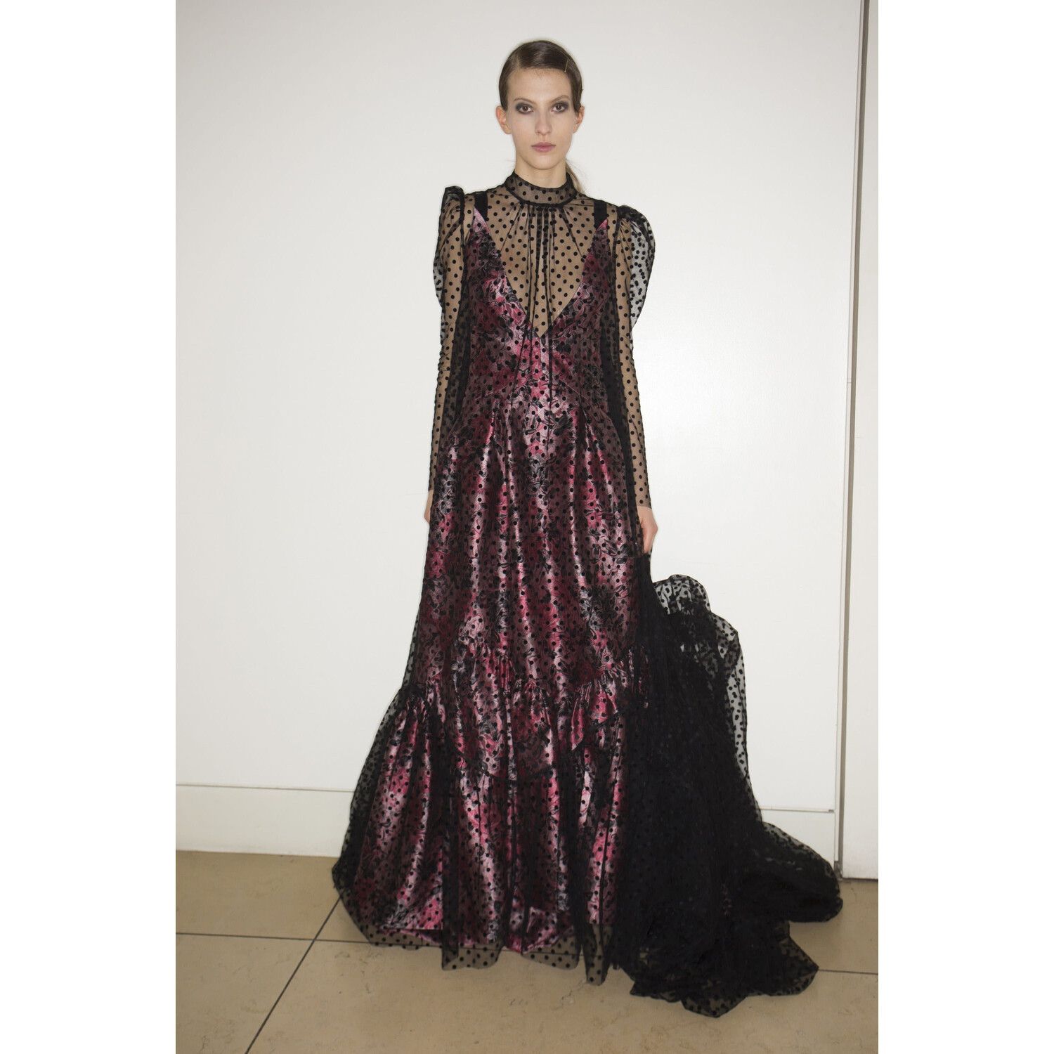 Фото Backstage collections Erdem Fall 2018 Ready-to-Wear , Backstage коллекции Эрдем осень зима 2018 , Fashion show , неделя моды в Лондане , LFW , Mainstyles