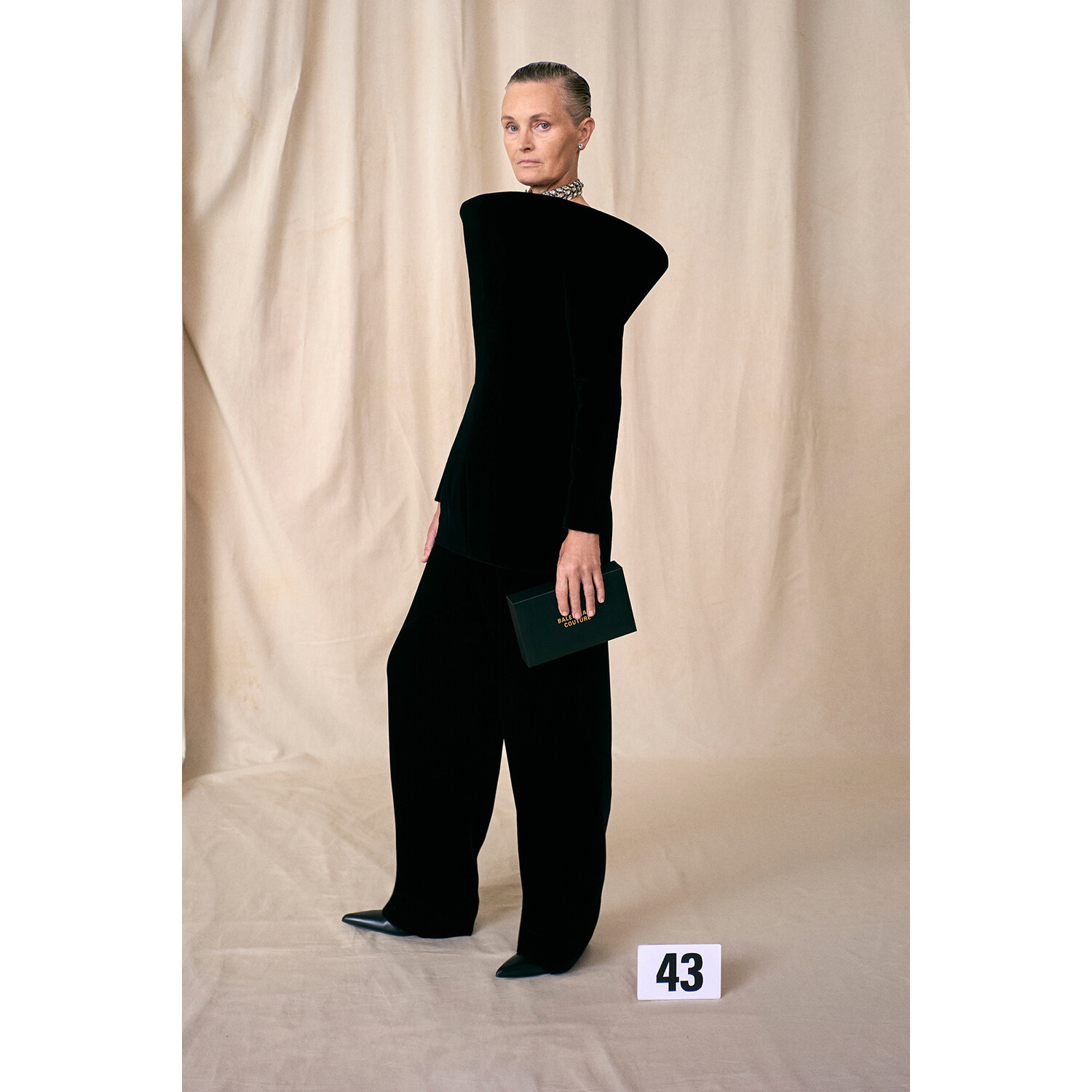 Фото Balenciaga Couture осень 2021 / Balenciaga Couture Fall 2021