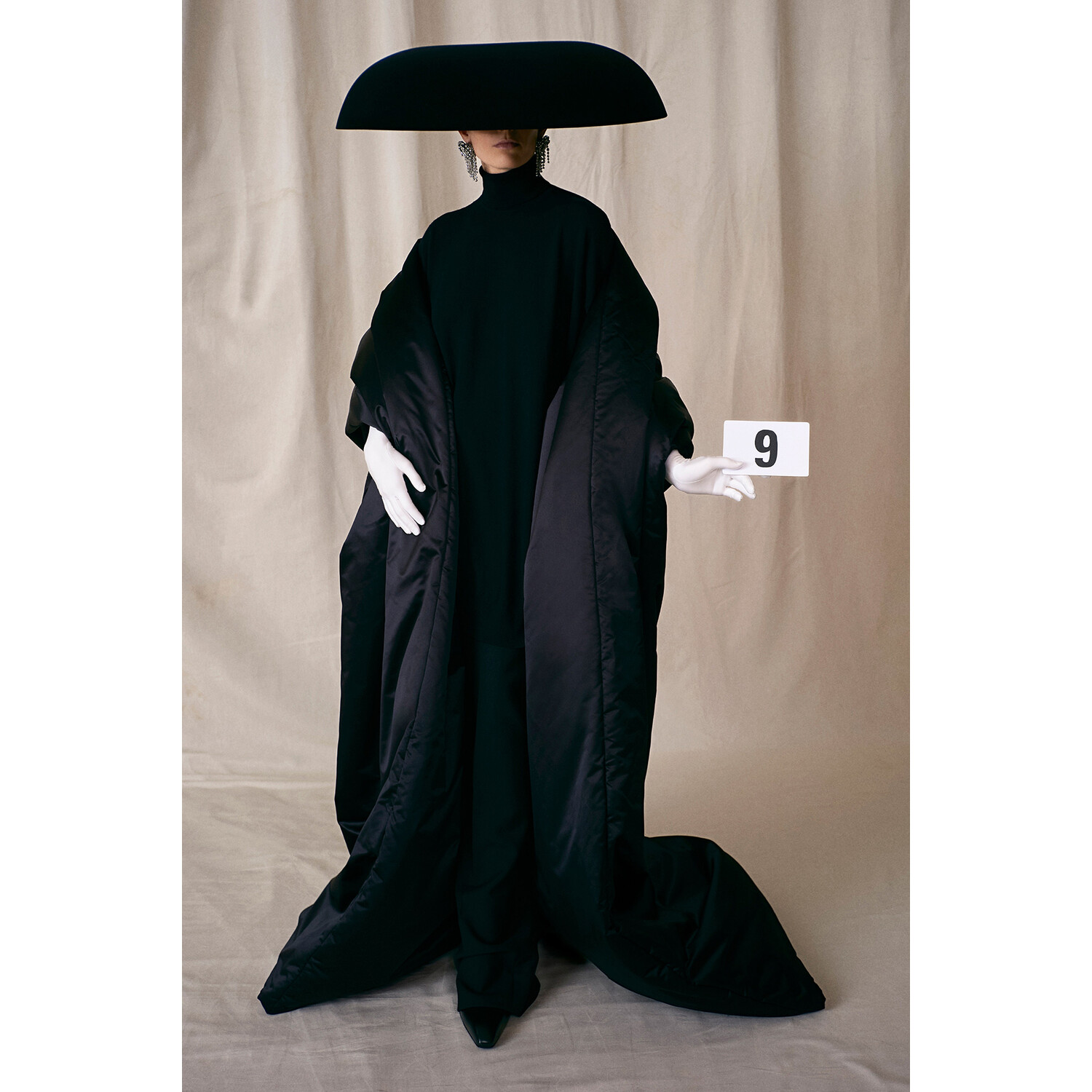 Фото Balenciaga Couture осень 2021 / Balenciaga Couture Fall 2021
