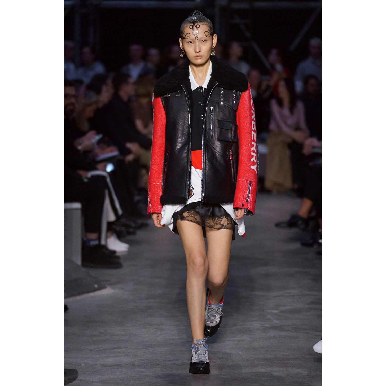 Фото Burberry Fall 2019 Ready-to-Wear / Burberry осень 2019 / Неделя моды: Лондон