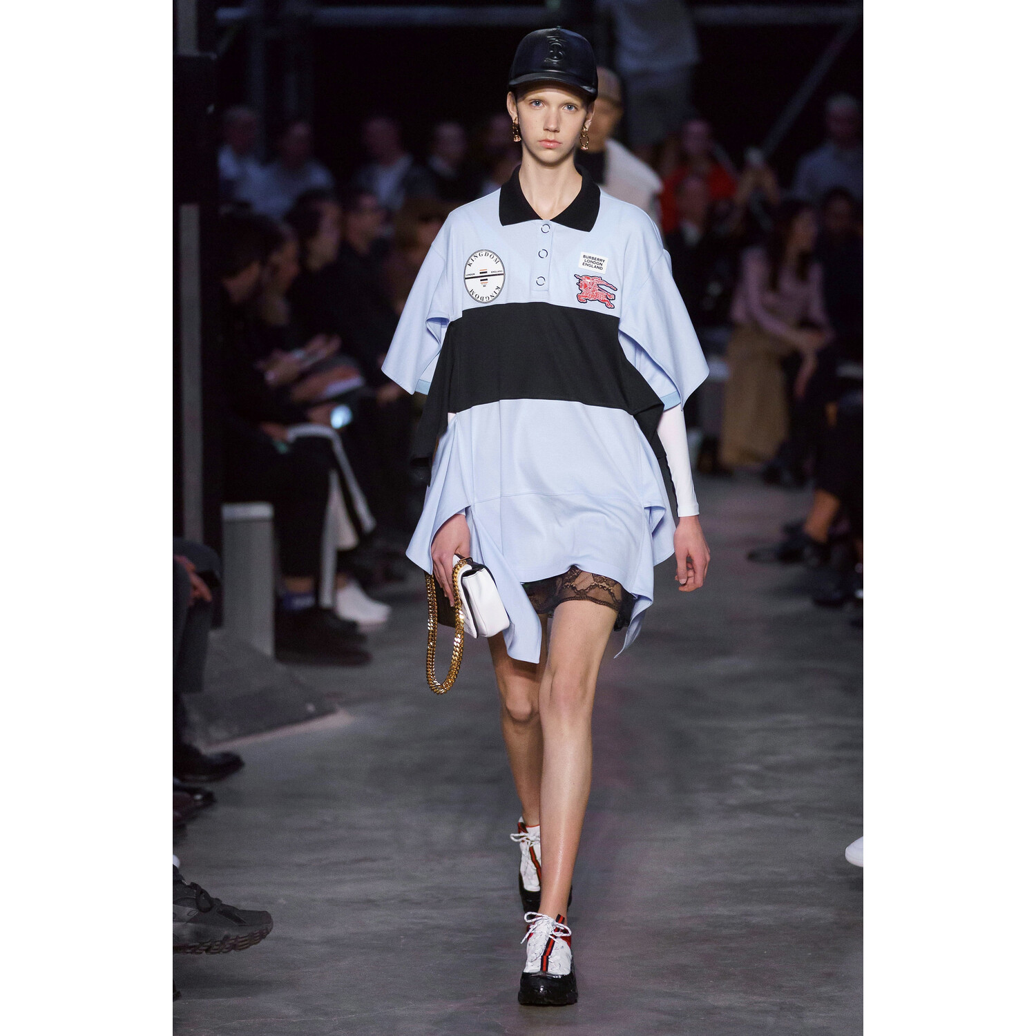 Фото Burberry Fall 2019 Ready-to-Wear / Burberry осень 2019 / Неделя моды: Лондон