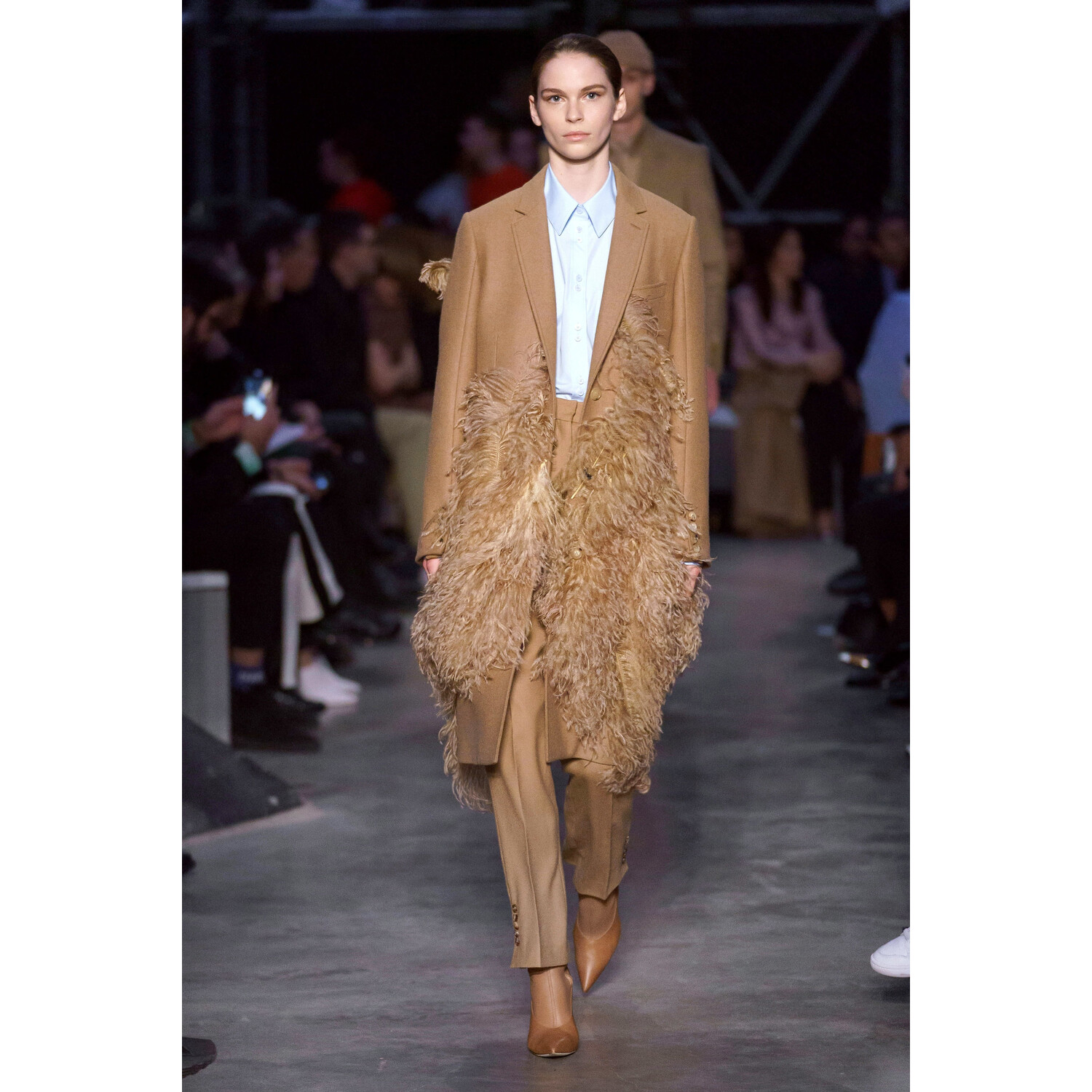 Фото Burberry Fall 2019 Ready-to-Wear / Burberry осень 2019 / Неделя моды: Лондон