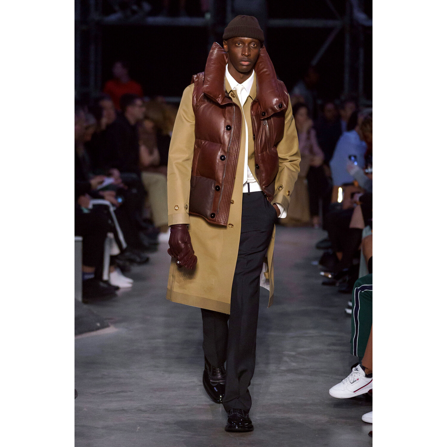 Фото Burberry Fall 2019 Ready-to-Wear / Burberry осень 2019 / Неделя моды: Лондон