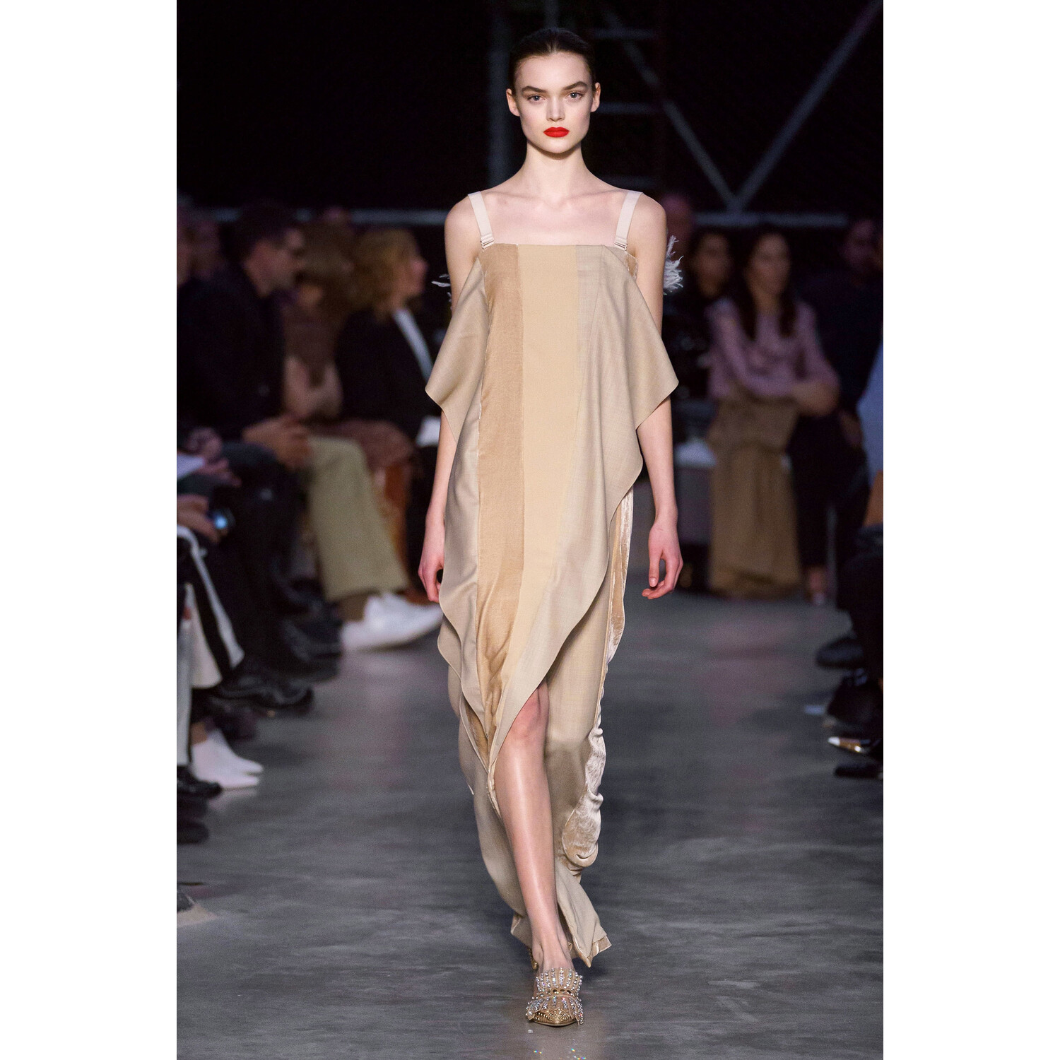 Фото Burberry Fall 2019 Ready-to-Wear / Burberry осень 2019 / Неделя моды: Лондон