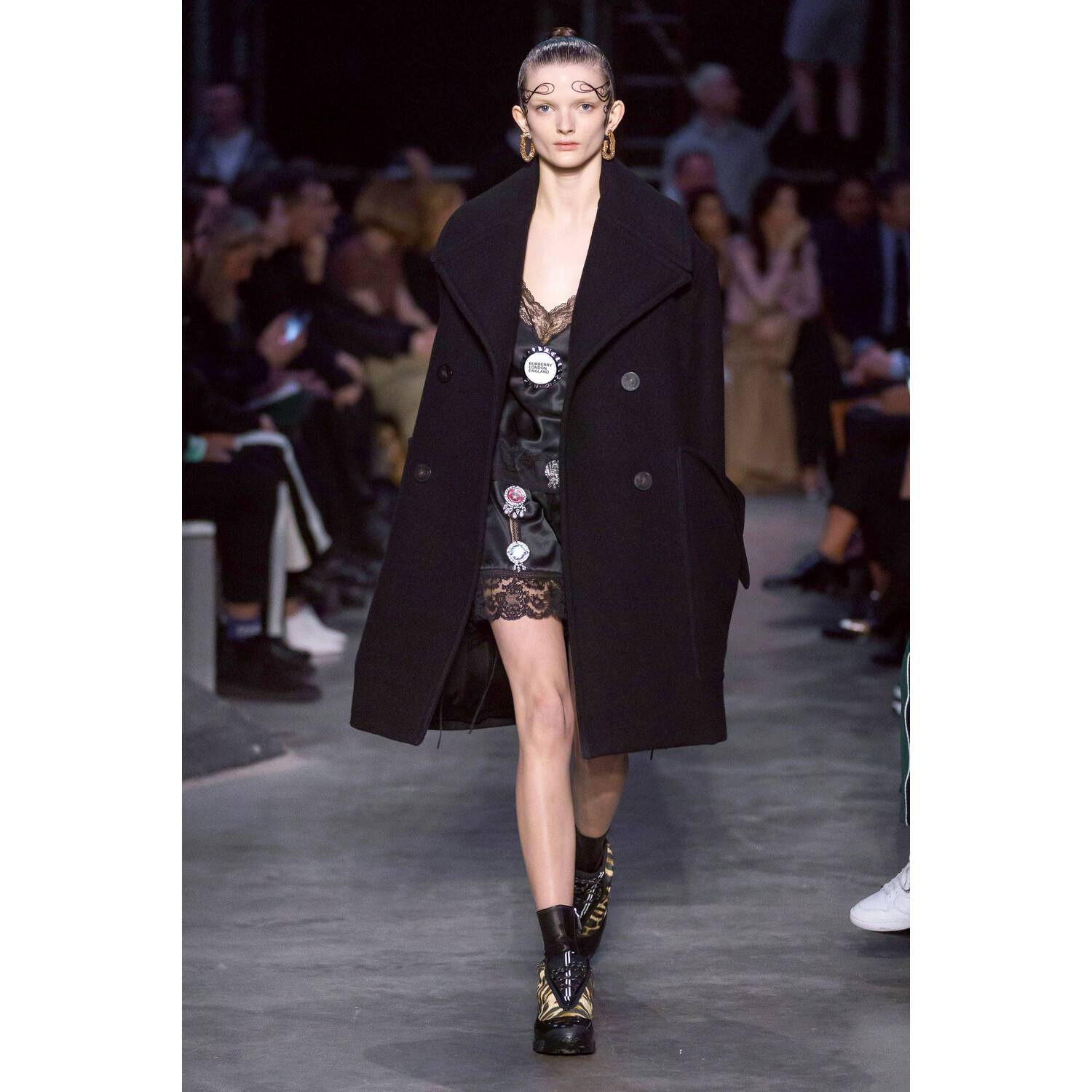 Фото Burberry Fall 2019 Ready-to-Wear / Burberry осень 2019 / Неделя моды: Лондон