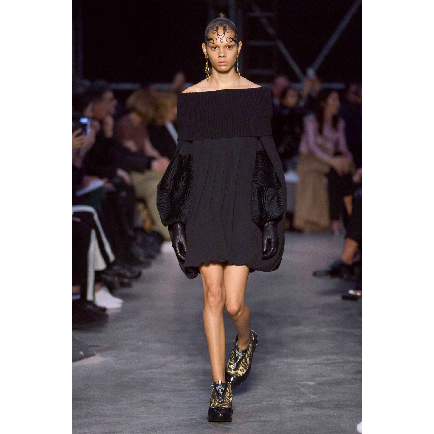 Фото Burberry Fall 2019 Ready-to-Wear / Burberry осень 2019 / Неделя моды: Лондон