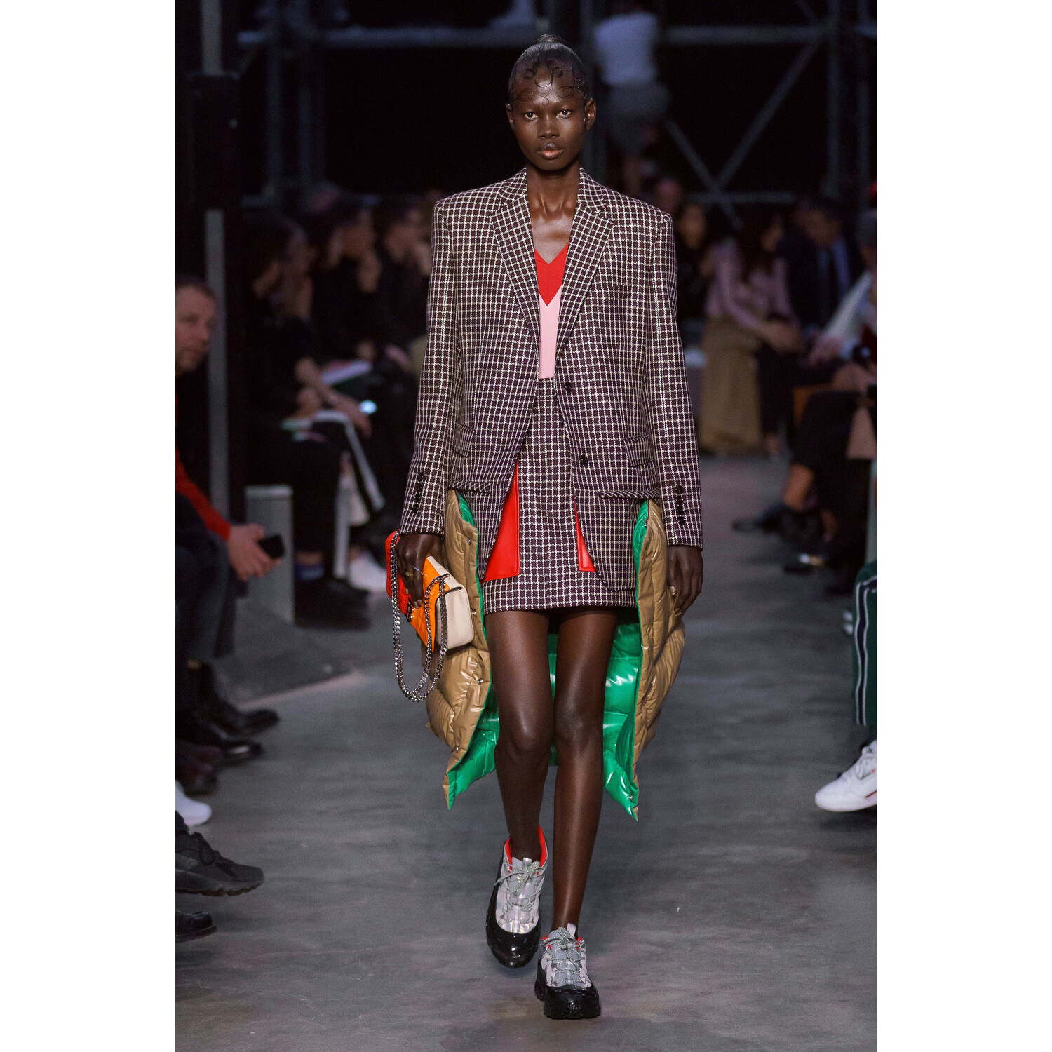 Фото Burberry Fall 2019 Ready-to-Wear / Burberry осень 2019 / Неделя моды: Лондон