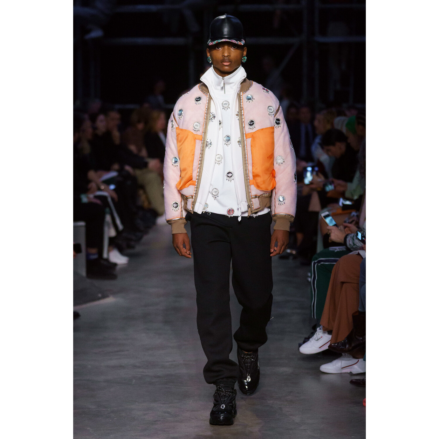 Фото Burberry Fall 2019 Ready-to-Wear / Burberry осень 2019 / Неделя моды: Лондон