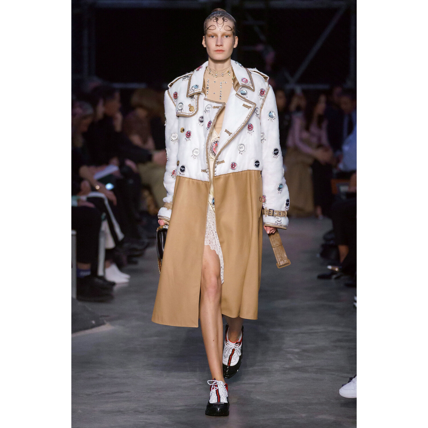 Фото Burberry Fall 2019 Ready-to-Wear / Burberry осень 2019 / Неделя моды: Лондон