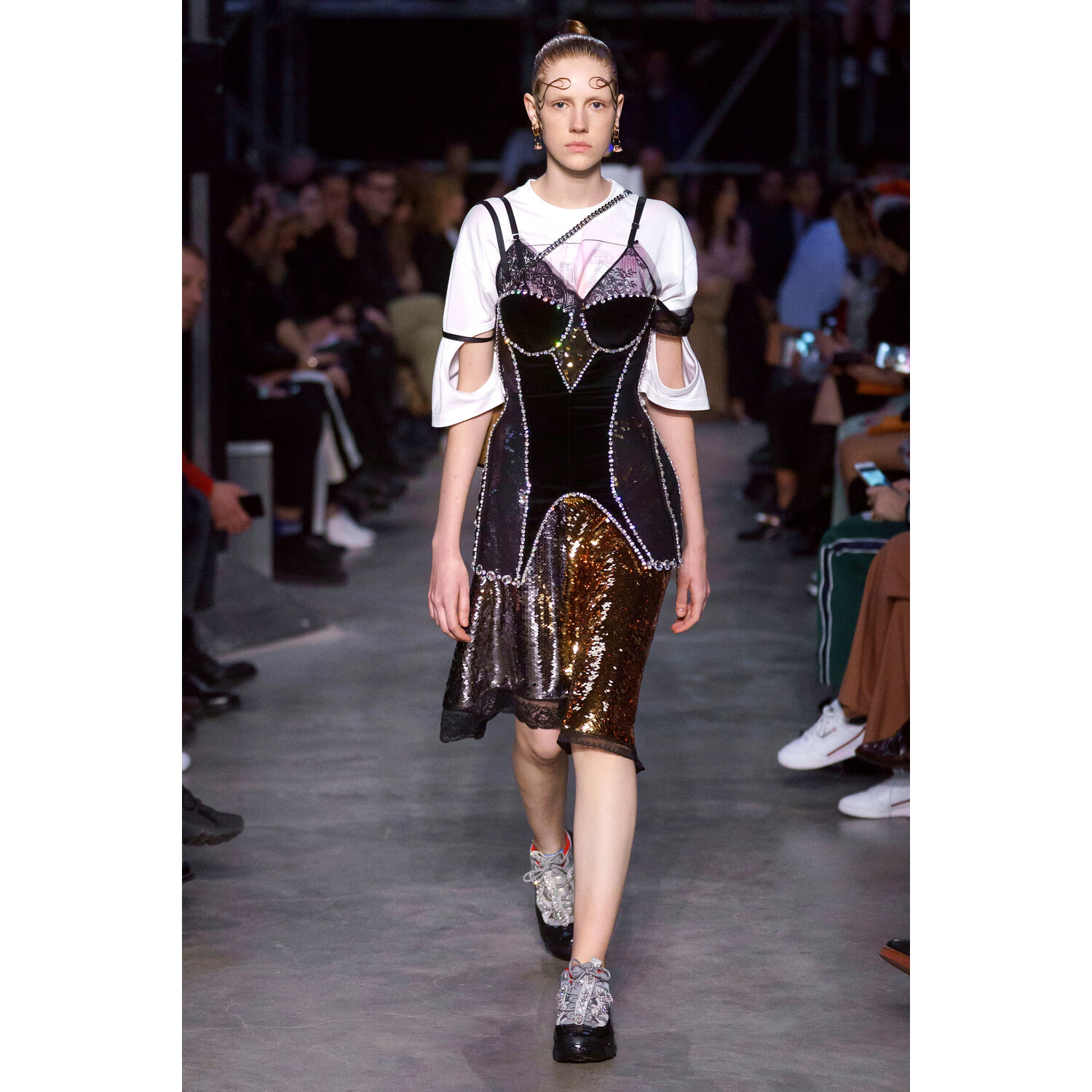 Фото Burberry Fall 2019 Ready-to-Wear / Burberry осень 2019 / Неделя моды: Лондон