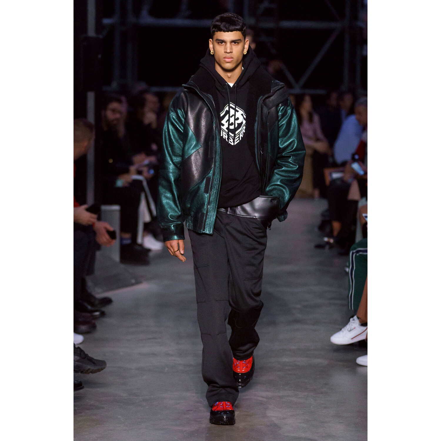 Фото Burberry Fall 2019 Ready-to-Wear / Burberry осень 2019 / Неделя моды: Лондон