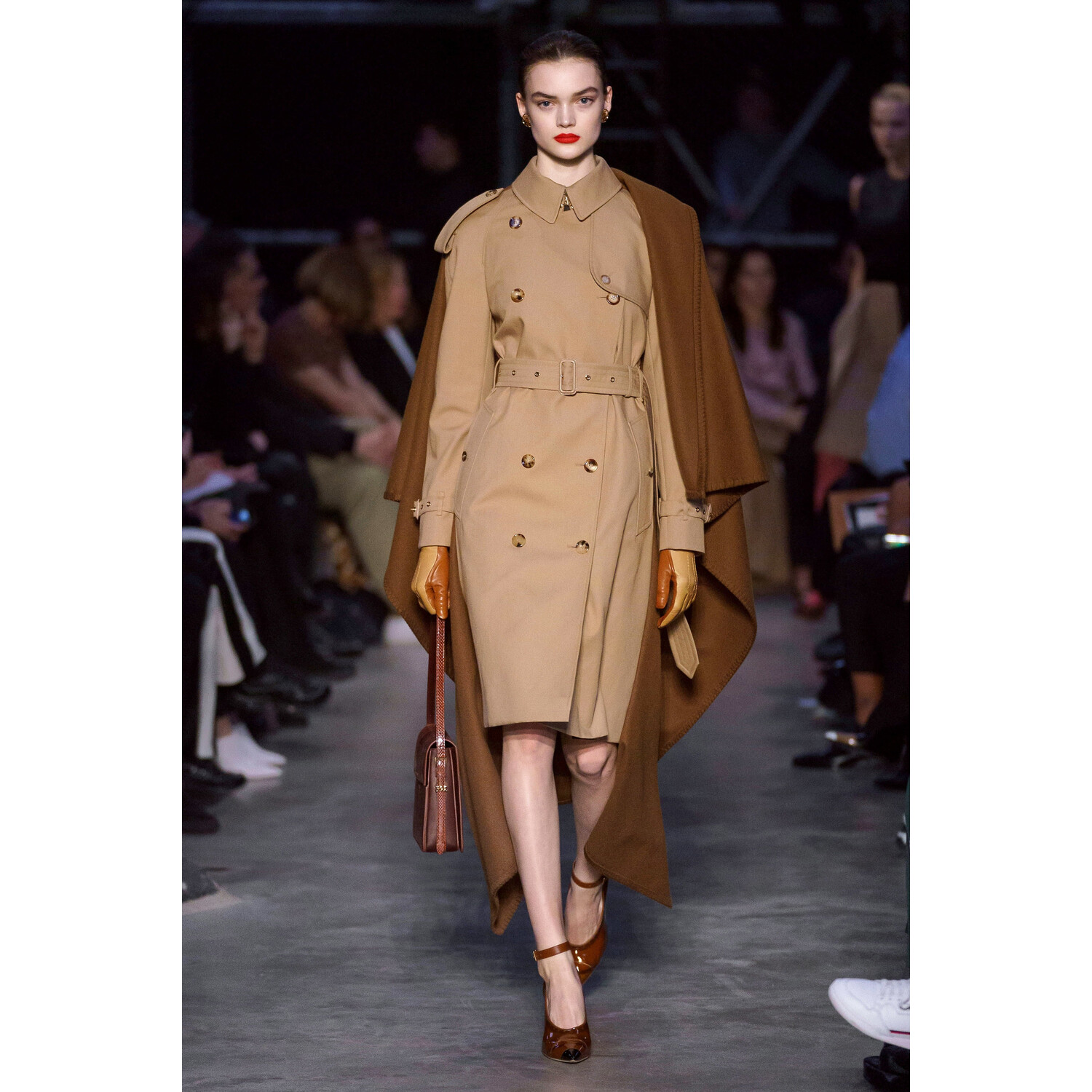 Фото Burberry Fall 2019 Ready-to-Wear / Burberry осень 2019 / Неделя моды: Лондон