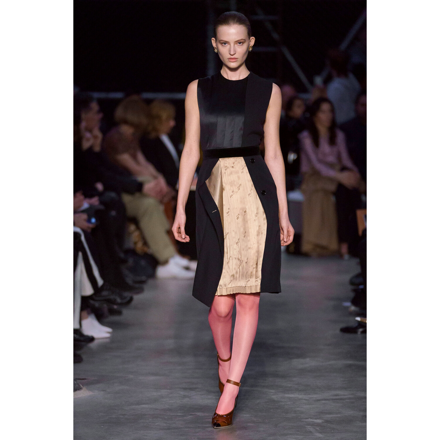Фото Burberry Fall 2019 Ready-to-Wear / Burberry осень 2019 / Неделя моды: Лондон