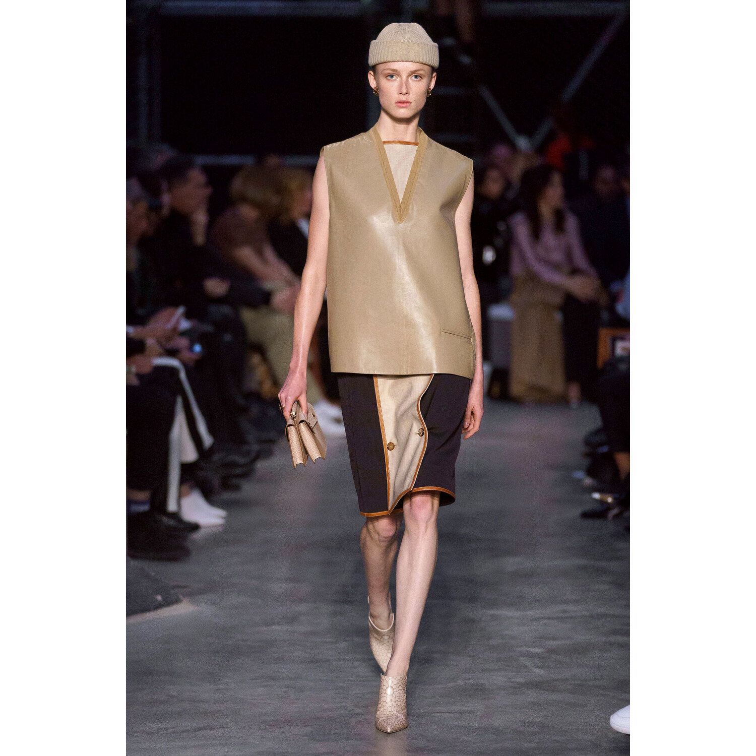 Фото Burberry Fall 2019 Ready-to-Wear / Burberry осень 2019 / Неделя моды: Лондон