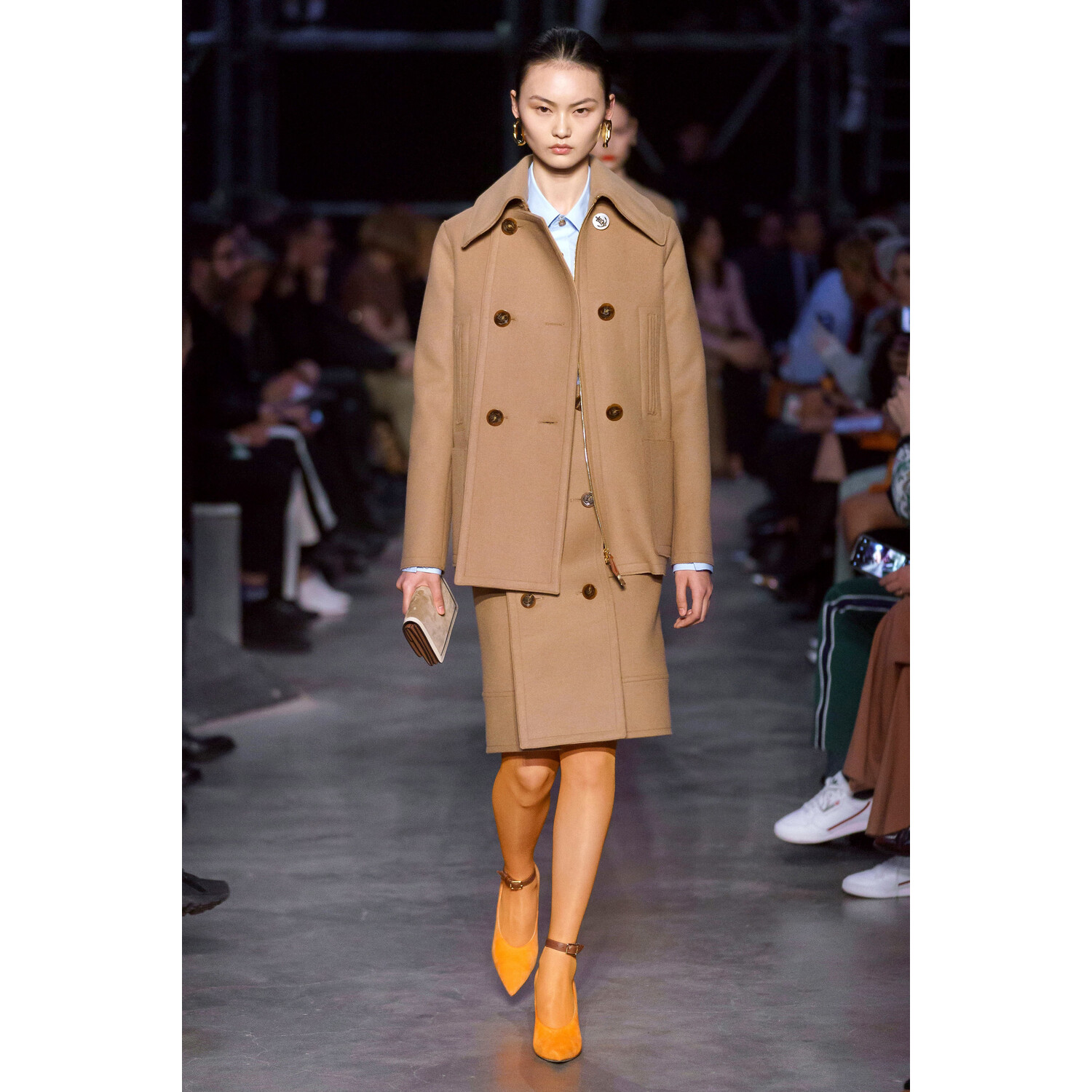 Фото Burberry Fall 2019 Ready-to-Wear / Burberry осень 2019 / Неделя моды: Лондон