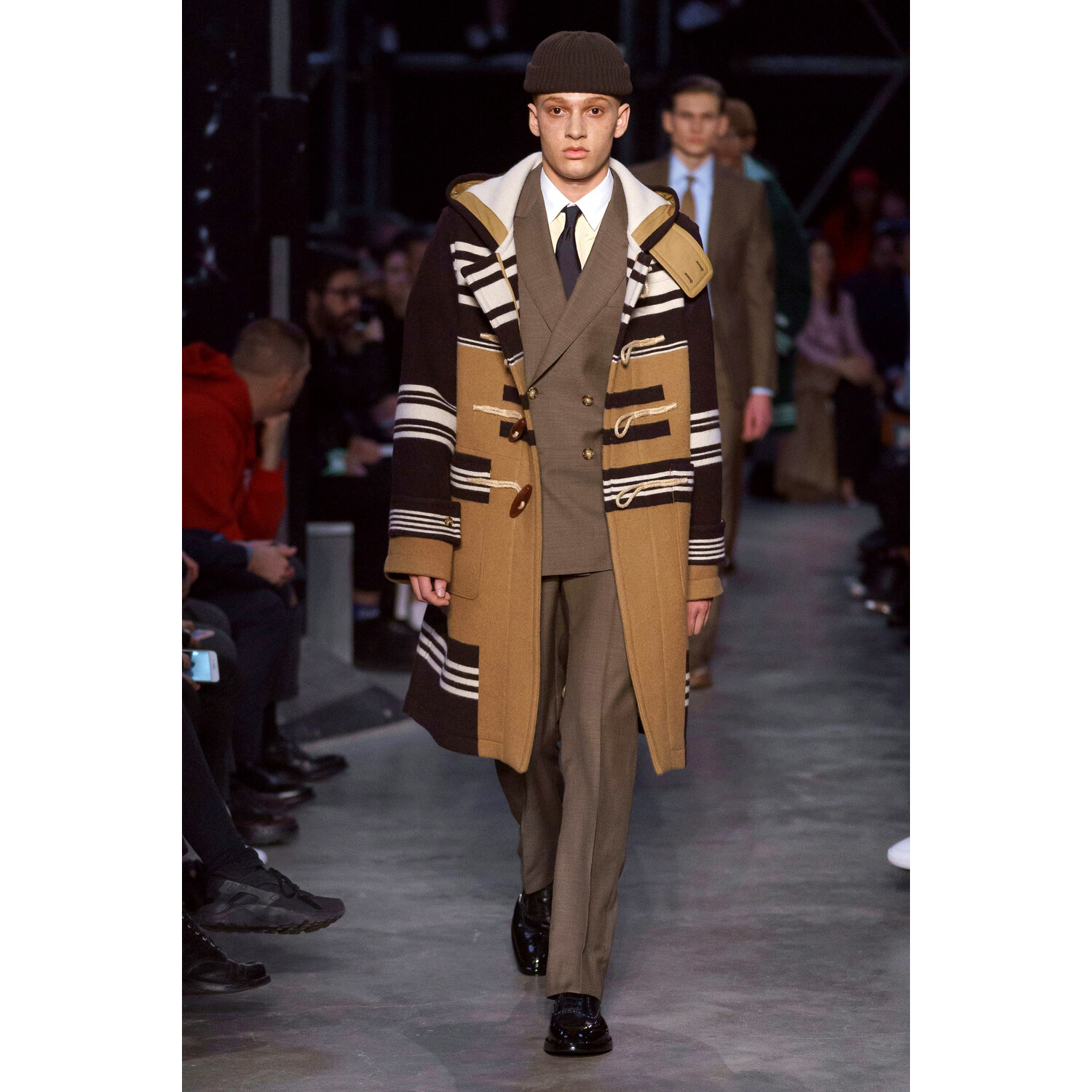 Фото Burberry Fall 2019 Ready-to-Wear / Burberry осень 2019 / Неделя моды: Лондон