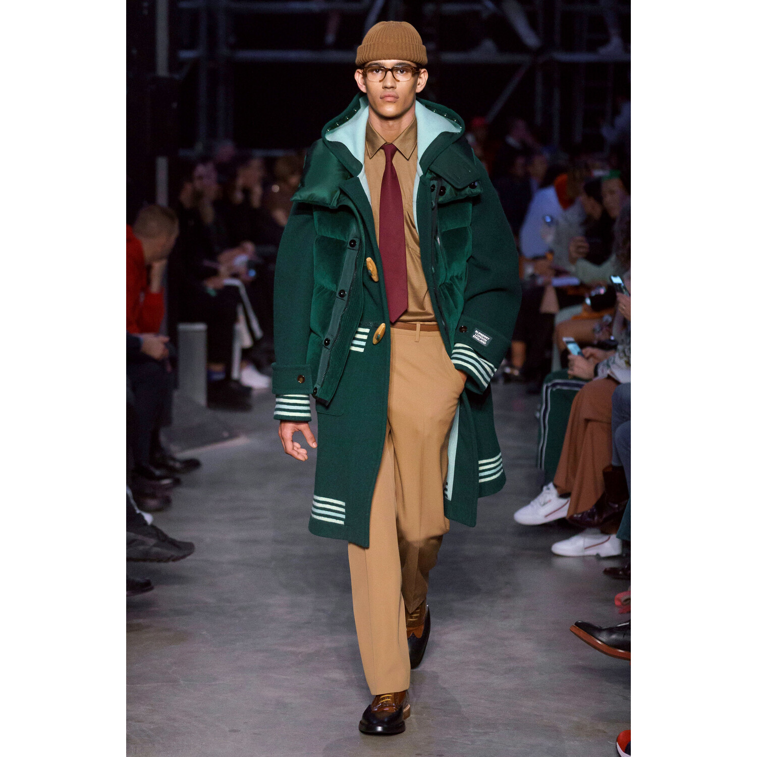 Фото Burberry Fall 2019 Ready-to-Wear / Burberry осень 2019 / Неделя моды: Лондон