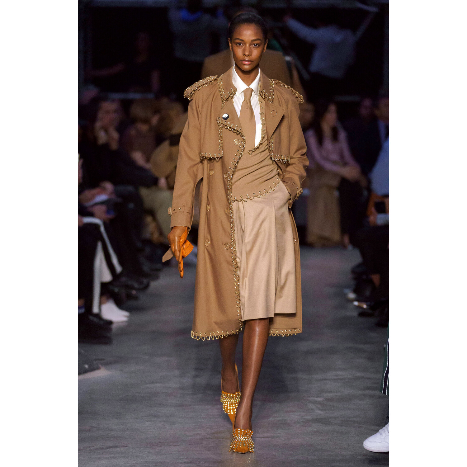 Фото Burberry Fall 2019 Ready-to-Wear / Burberry осень 2019 / Неделя моды: Лондон